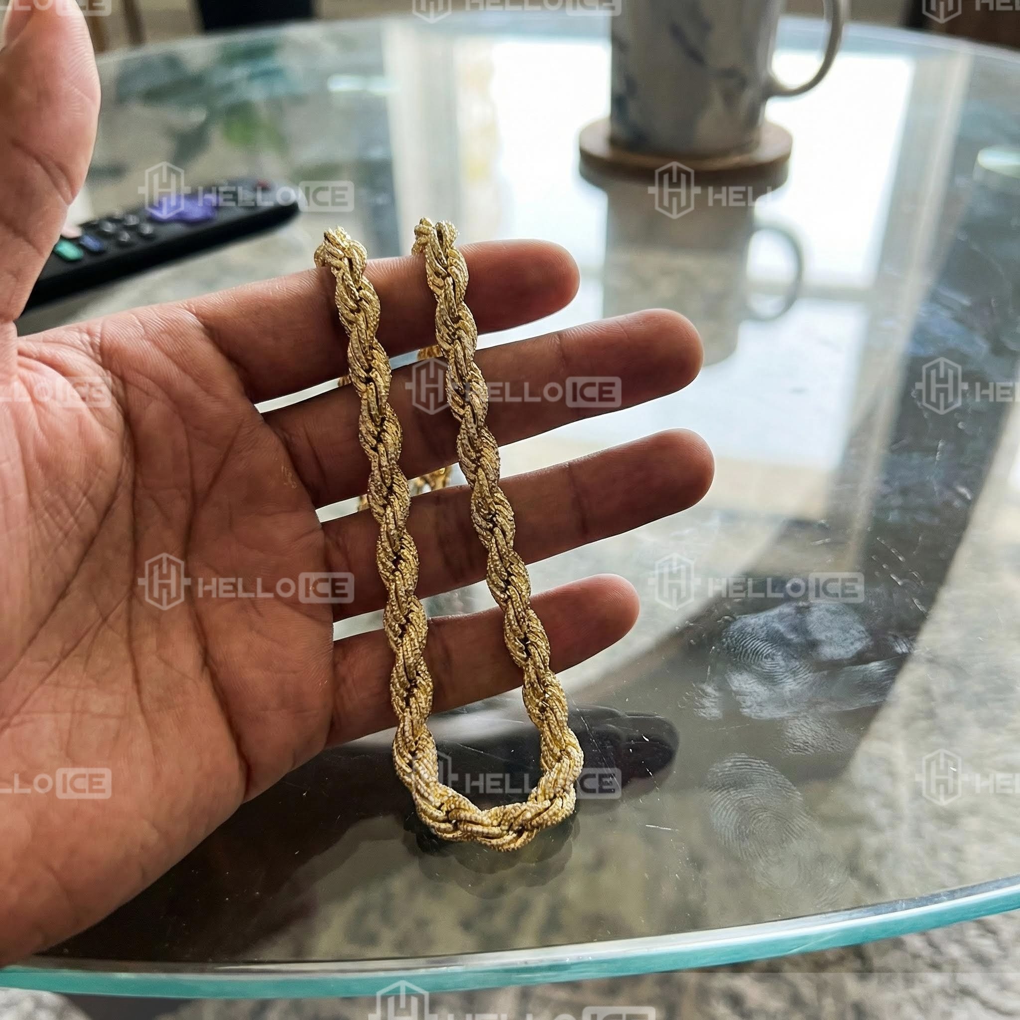 Helloice Review Image