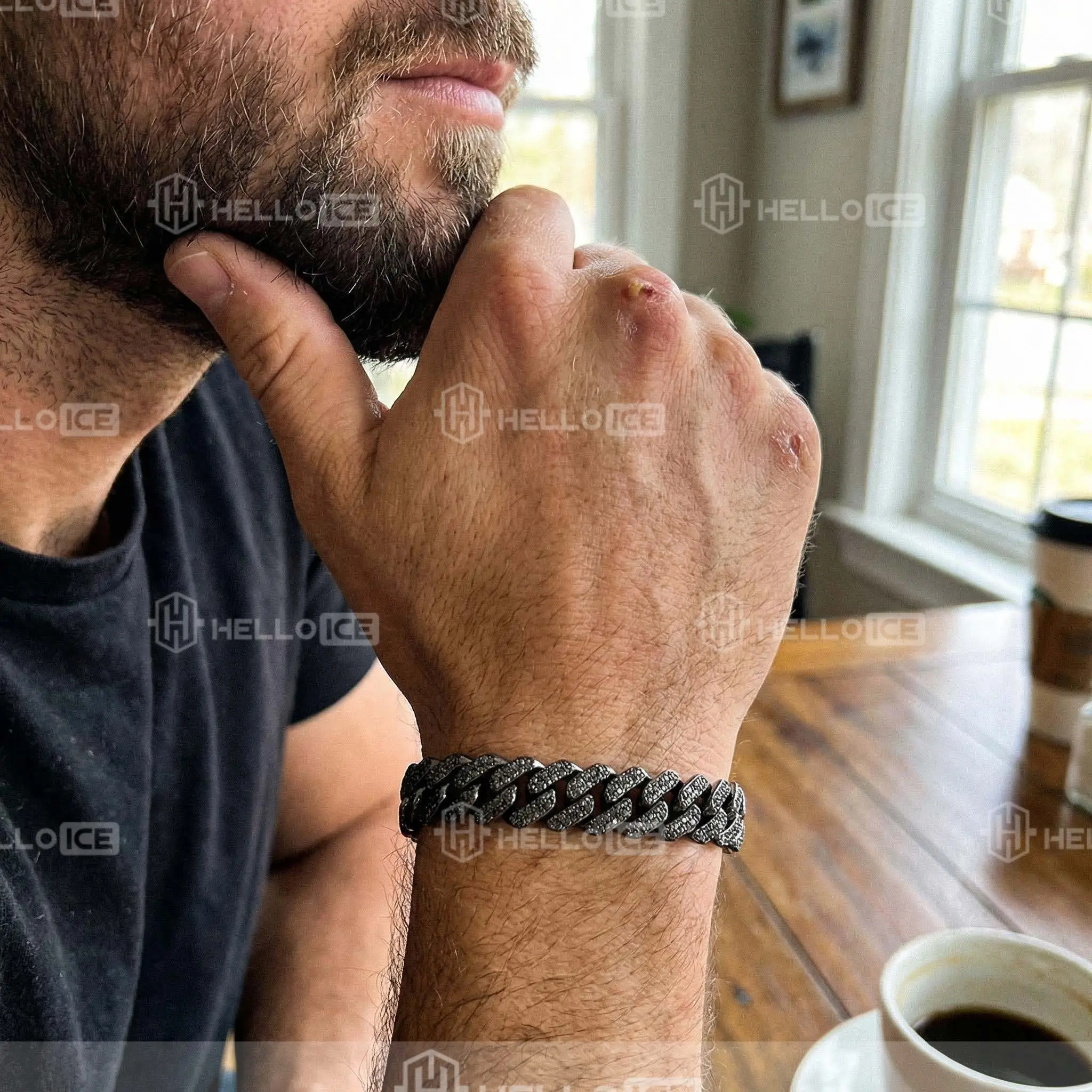 Helloice Review Image