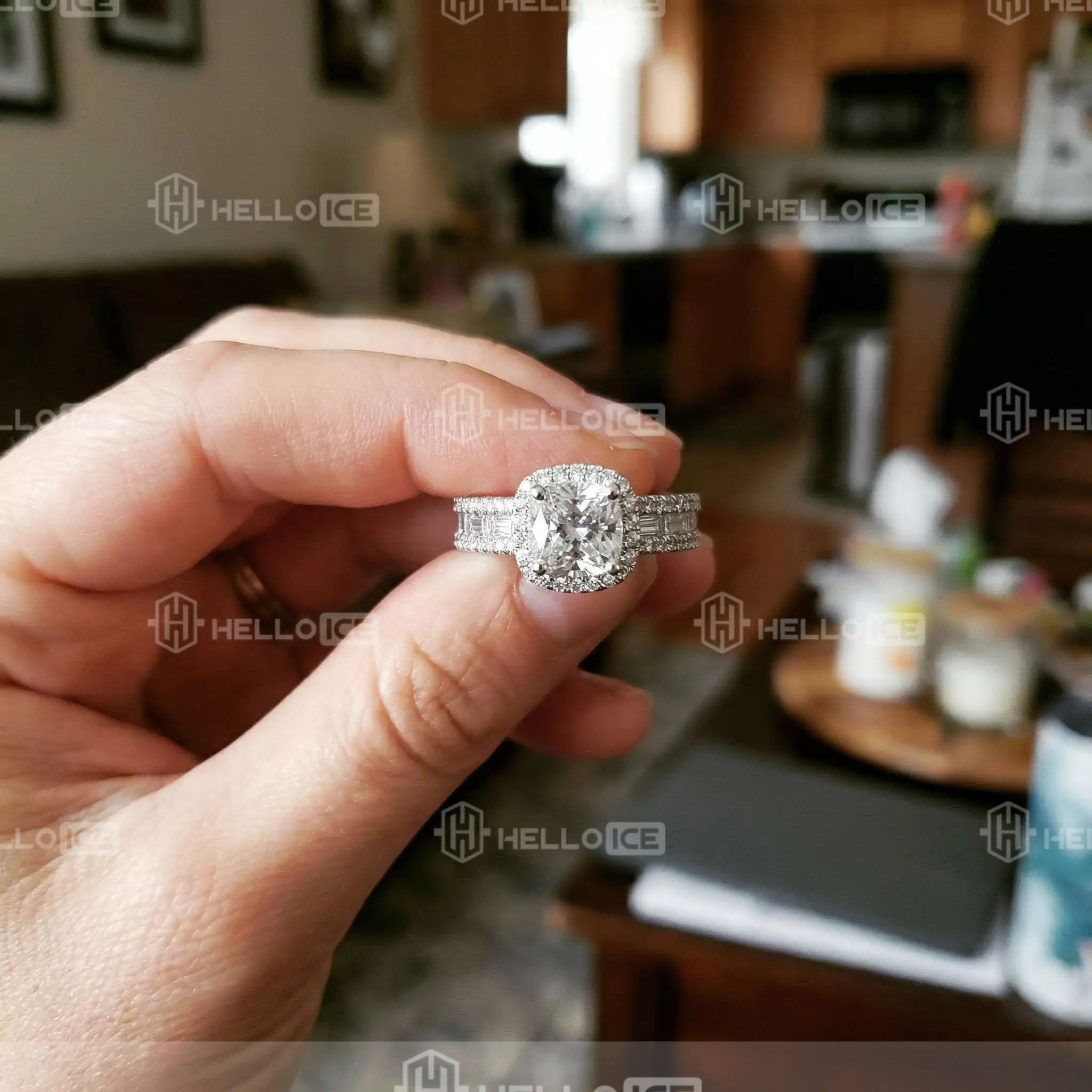 Helloice Review Image