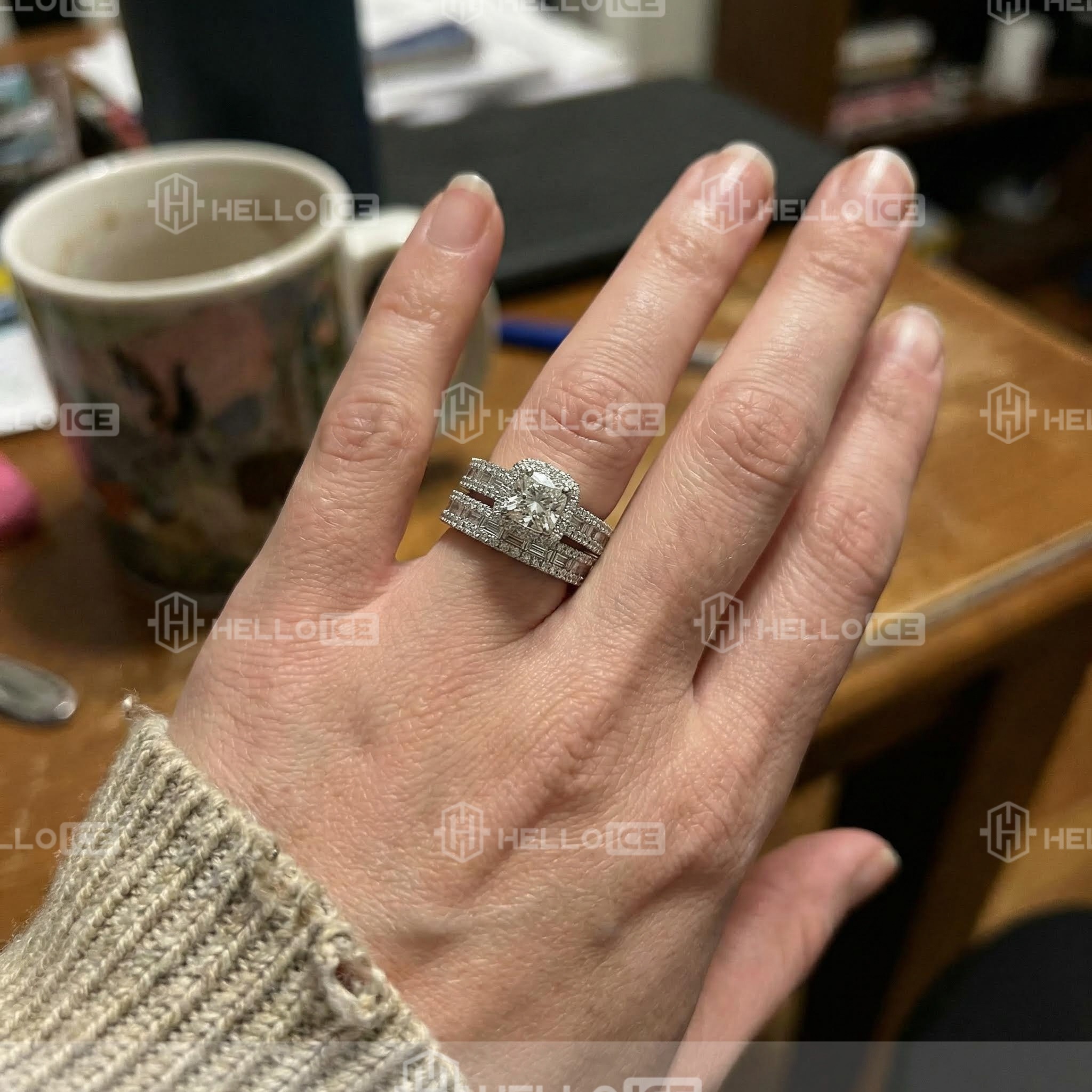 Helloice Review Image