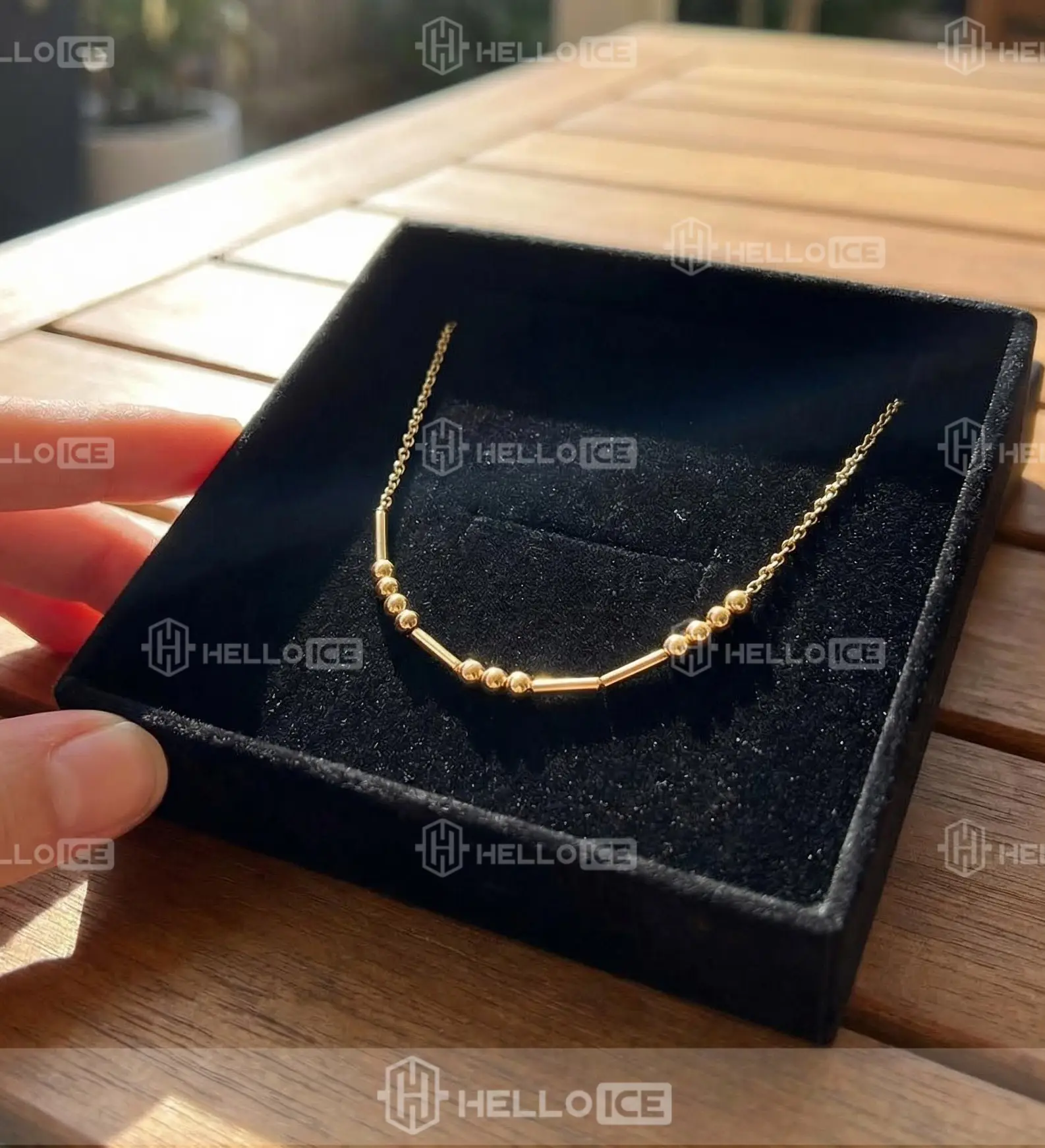 Helloice Review Image