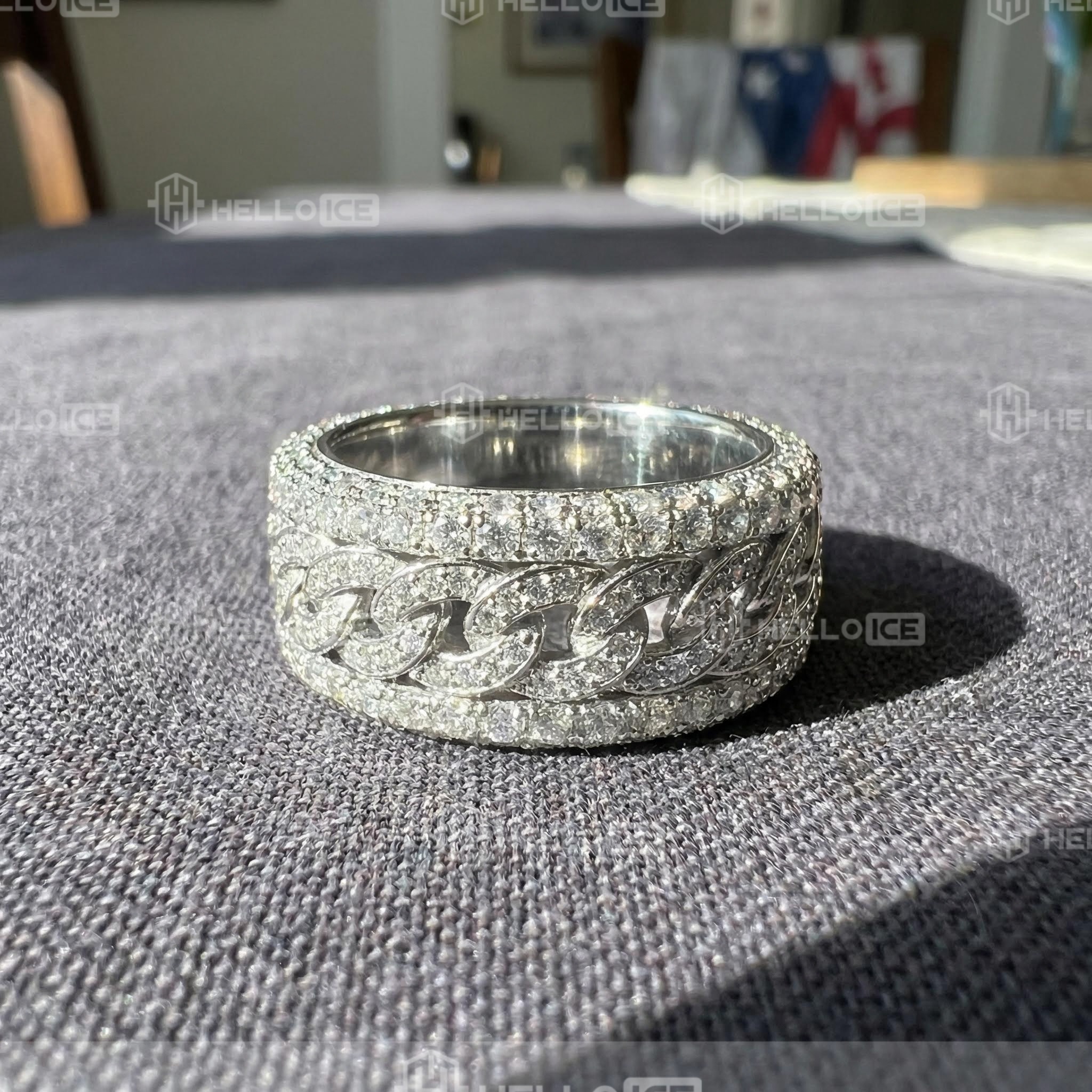 Helloice Review Image