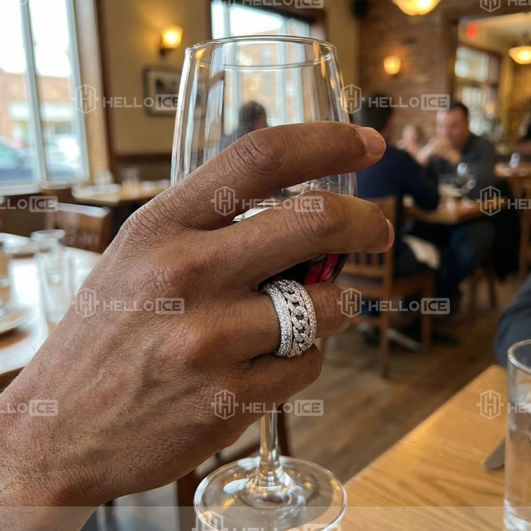 Helloice Review Image