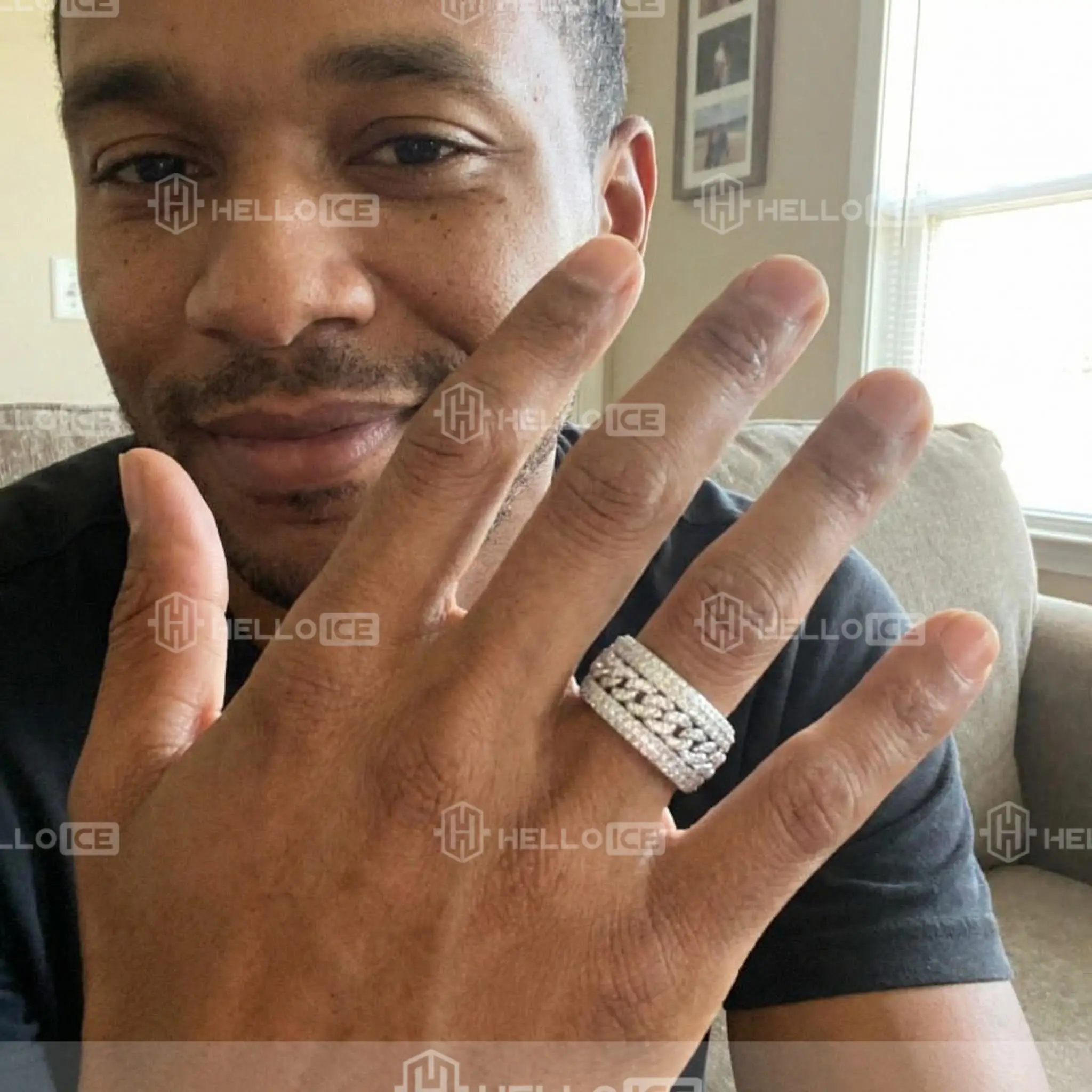 Helloice Review Image