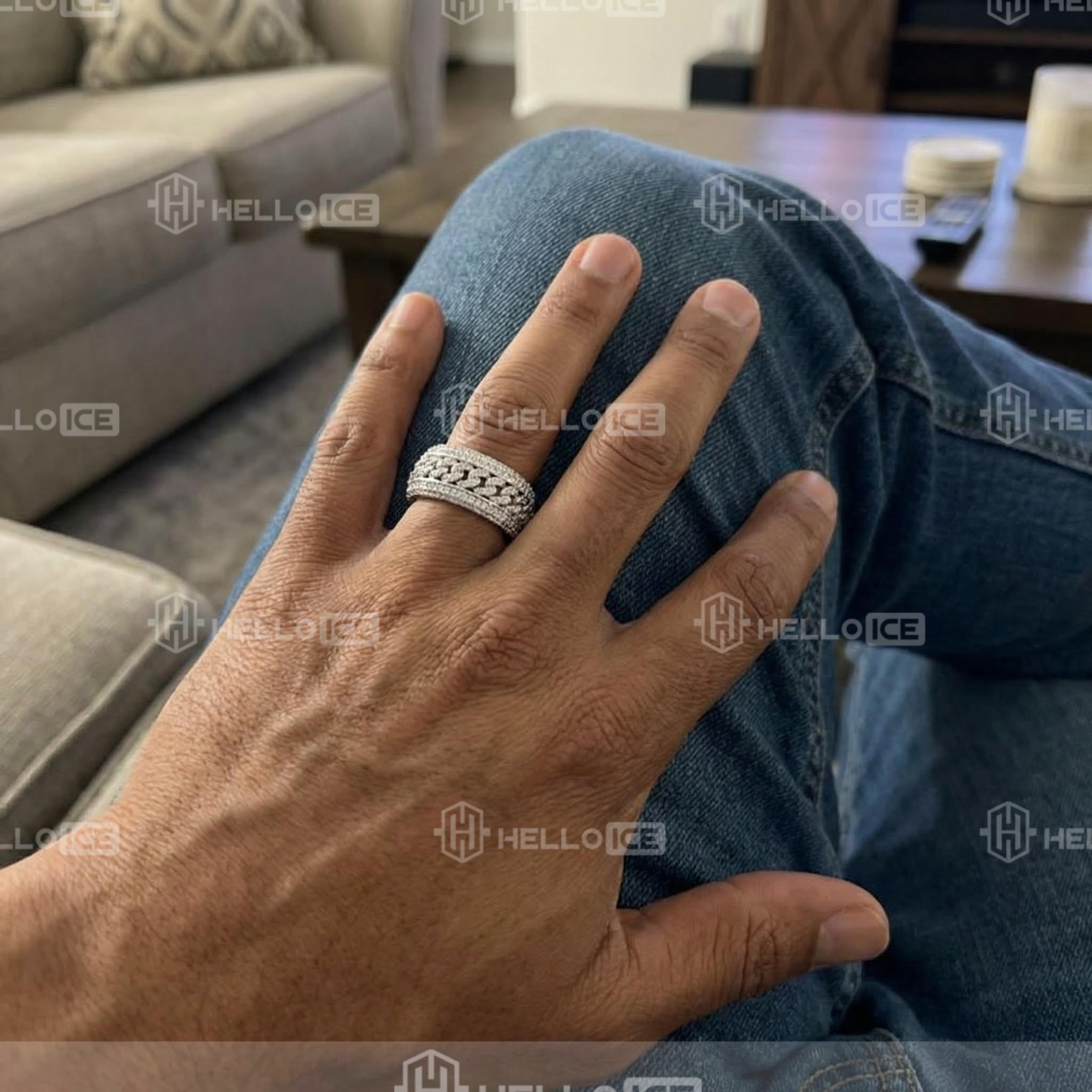 Helloice Review Image