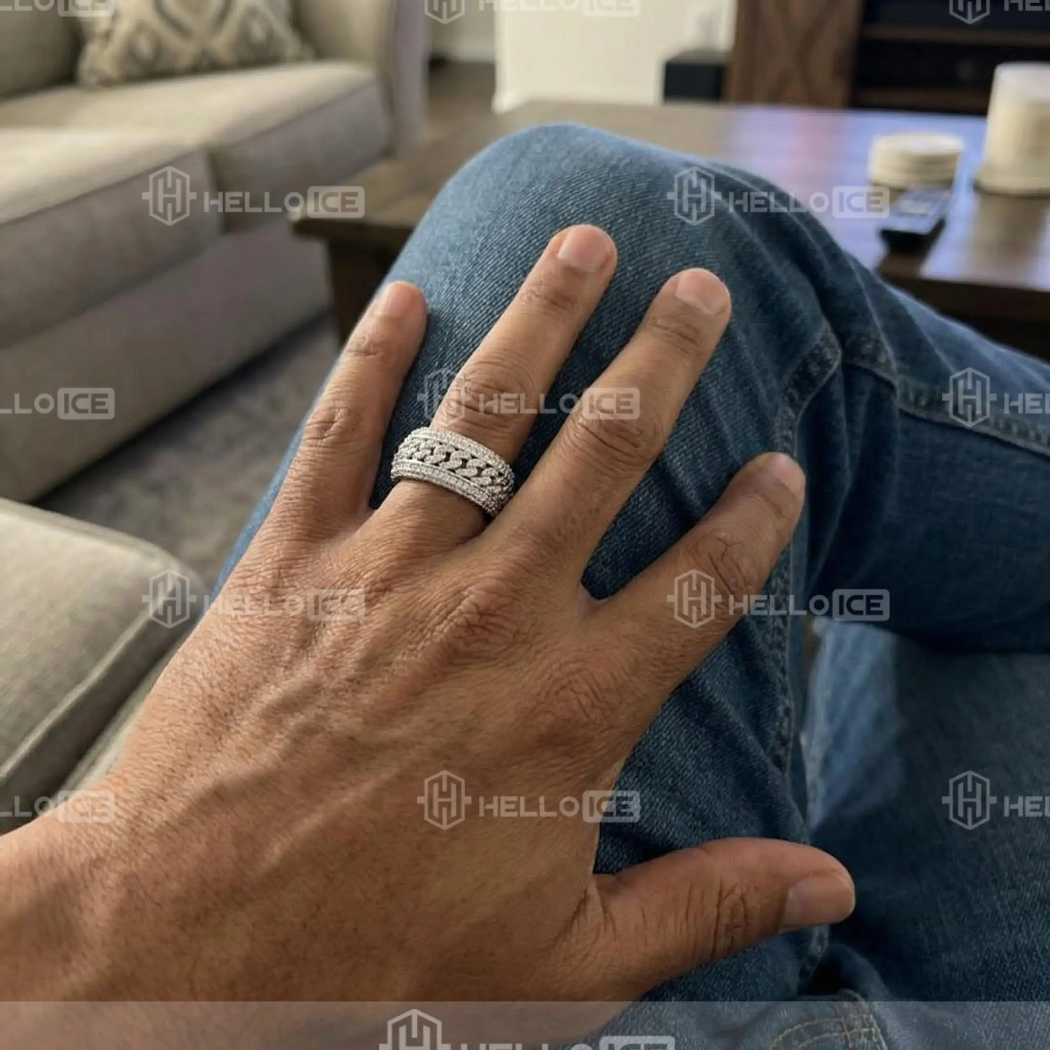 Helloice Review Image