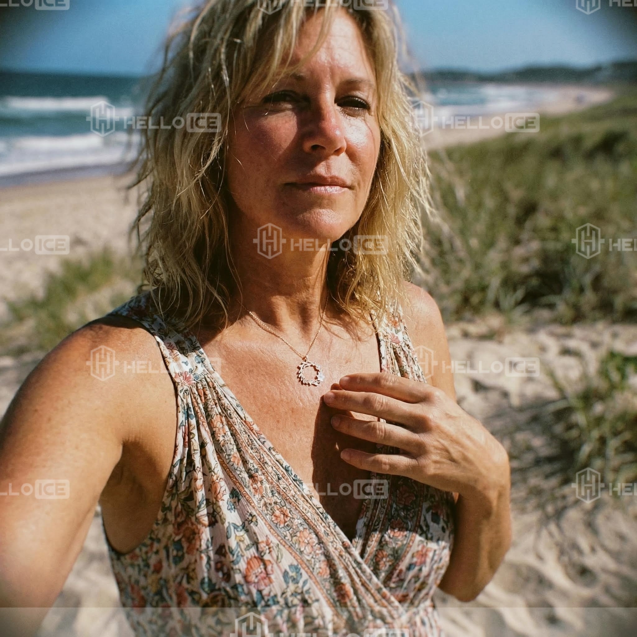 Helloice Review Image