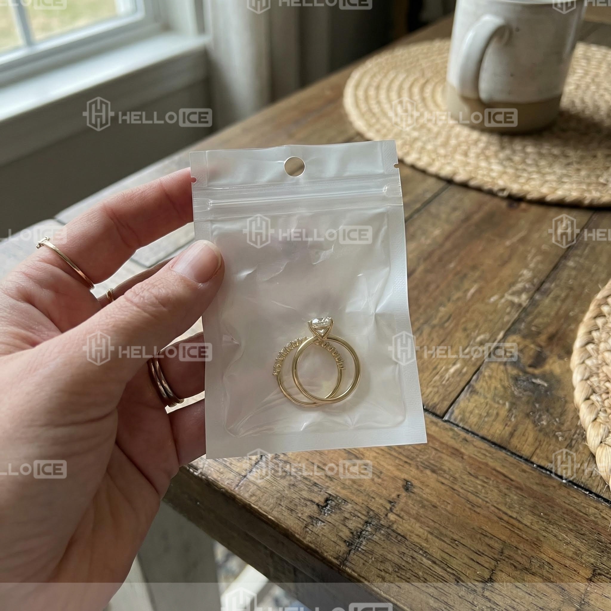 Helloice Review Image