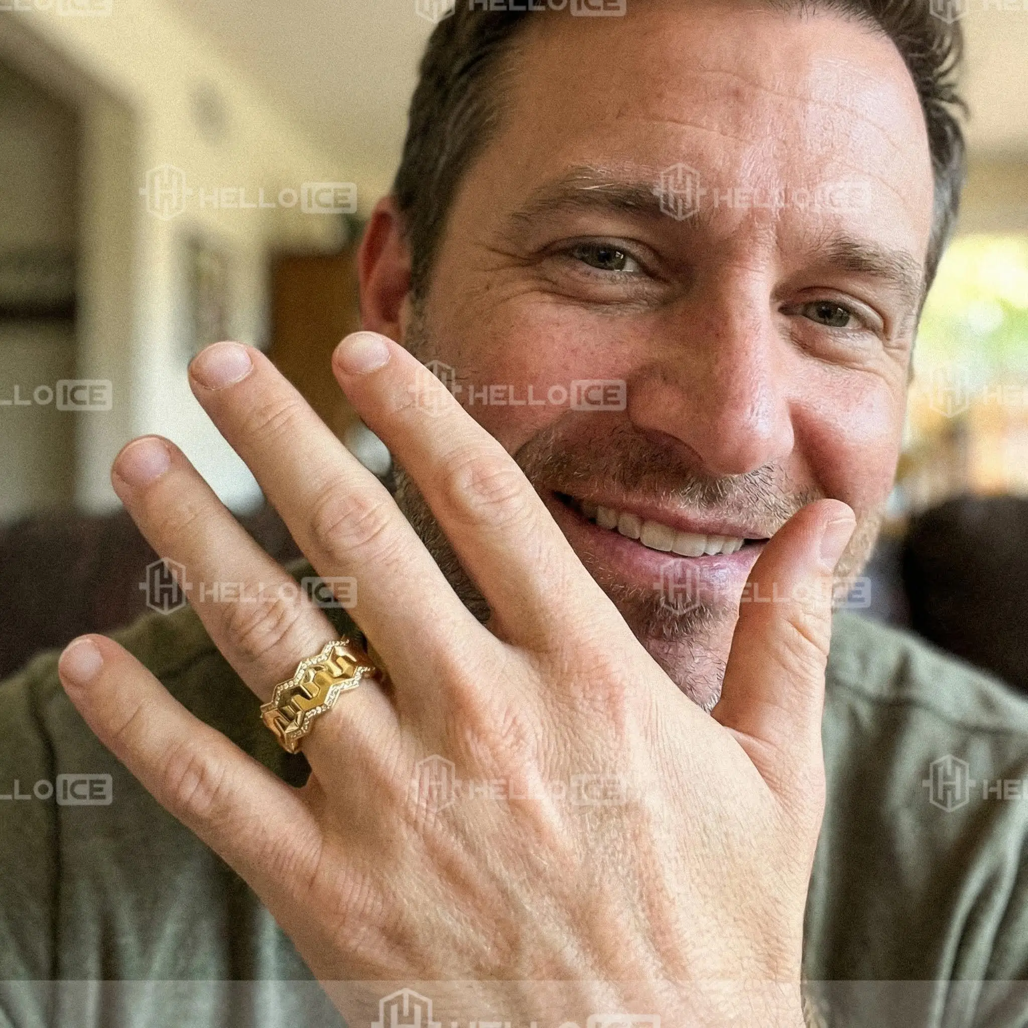 Helloice Review Image