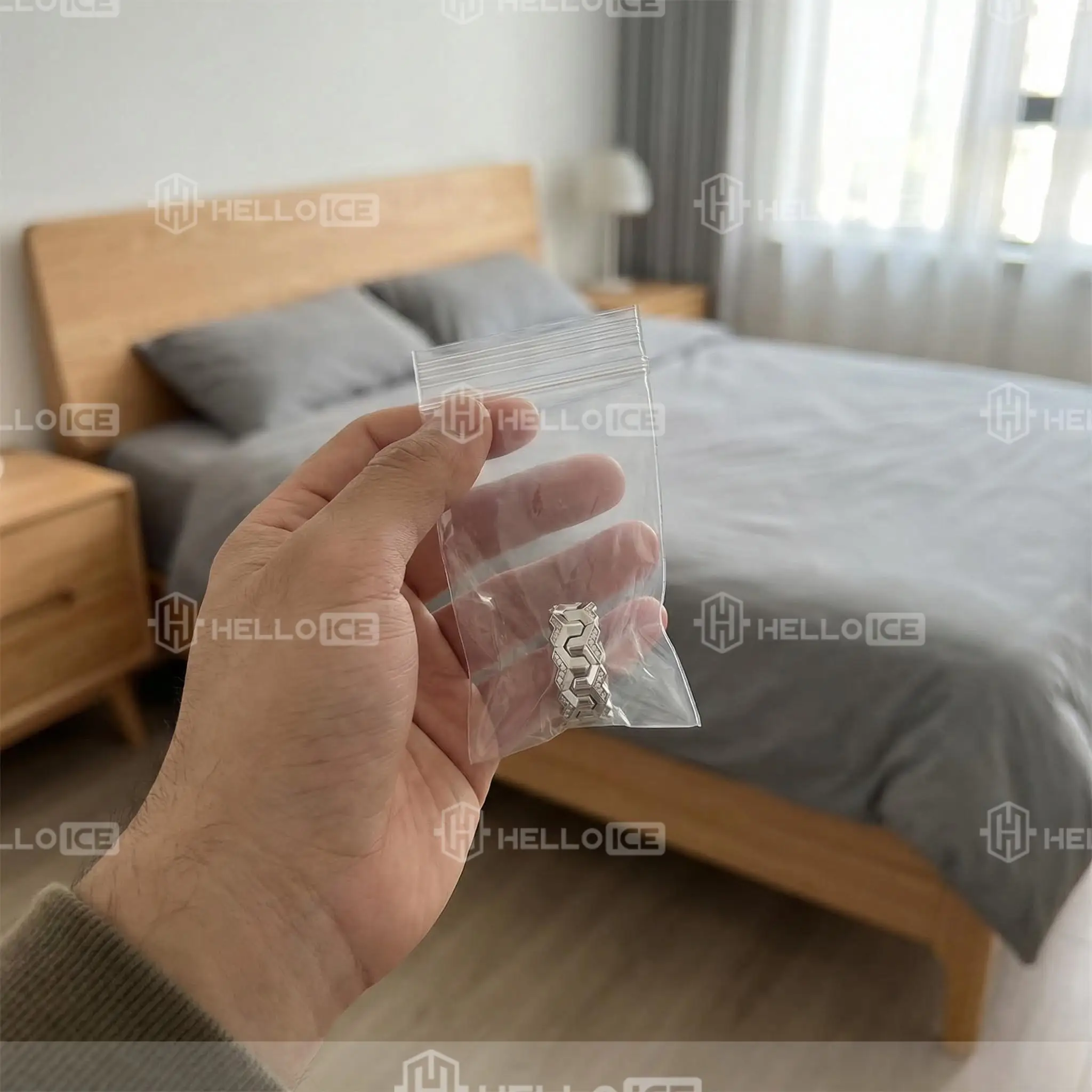 Helloice Review Image