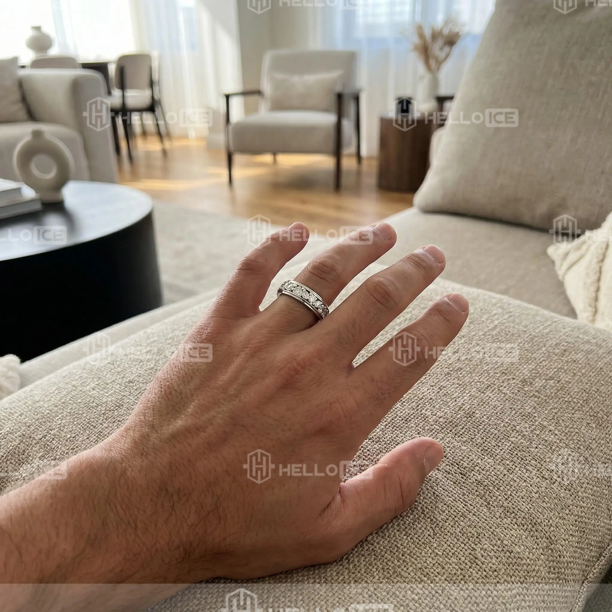 Helloice Review Image