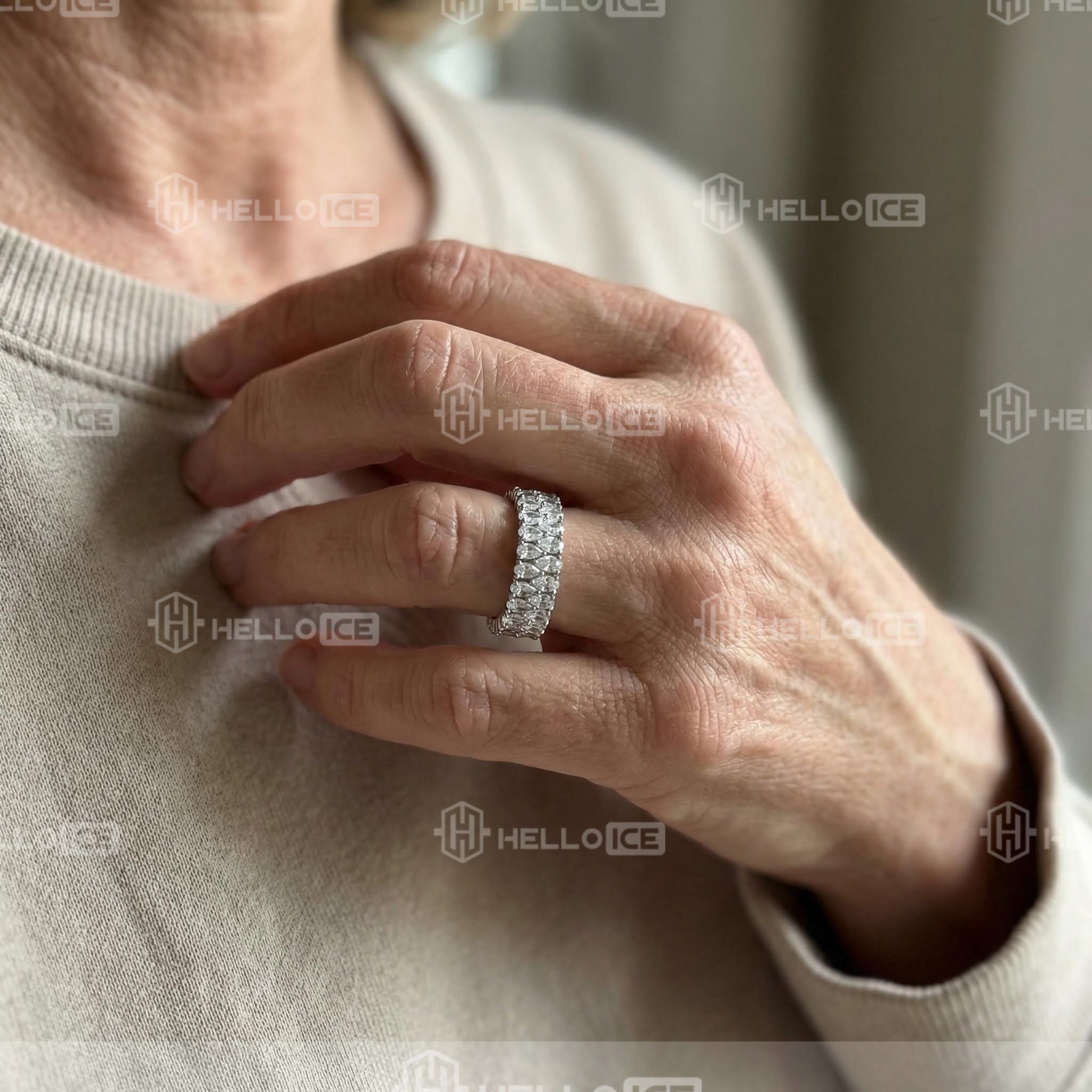 Helloice Review Image