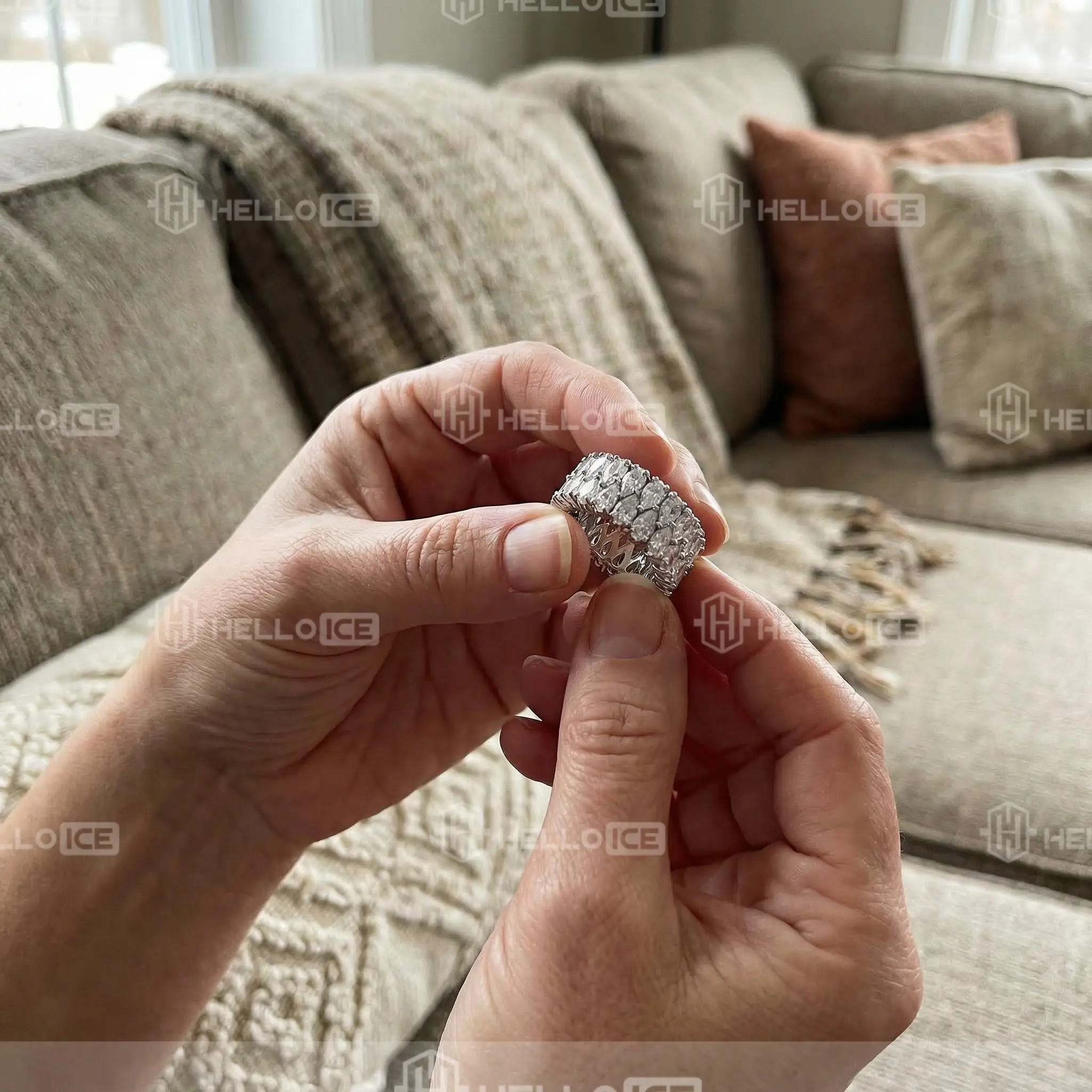 Helloice Review Image