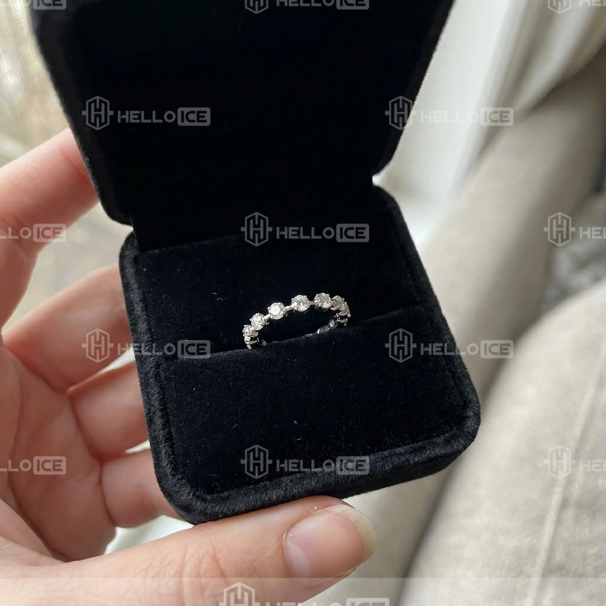 Helloice Review Image