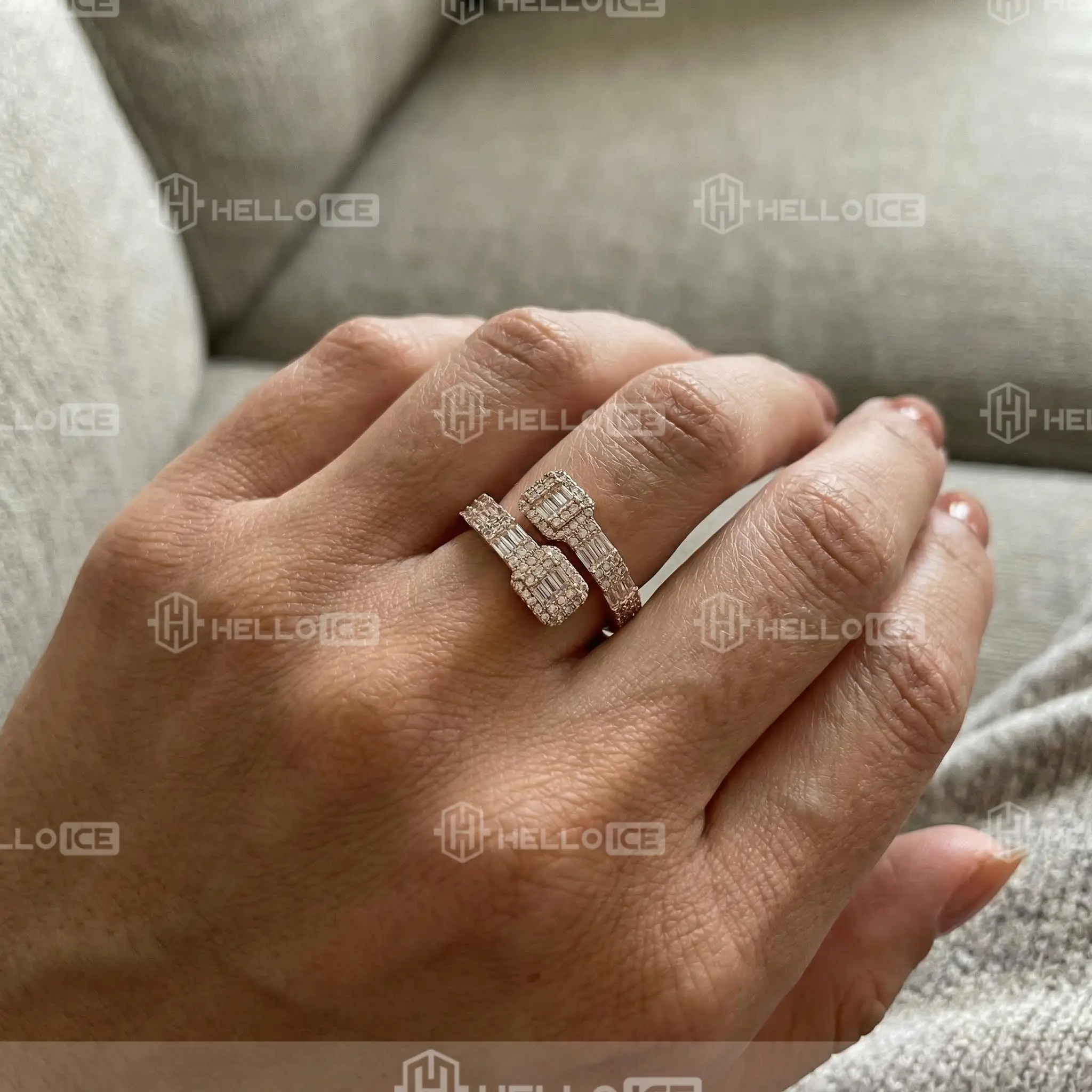 Helloice Review Image