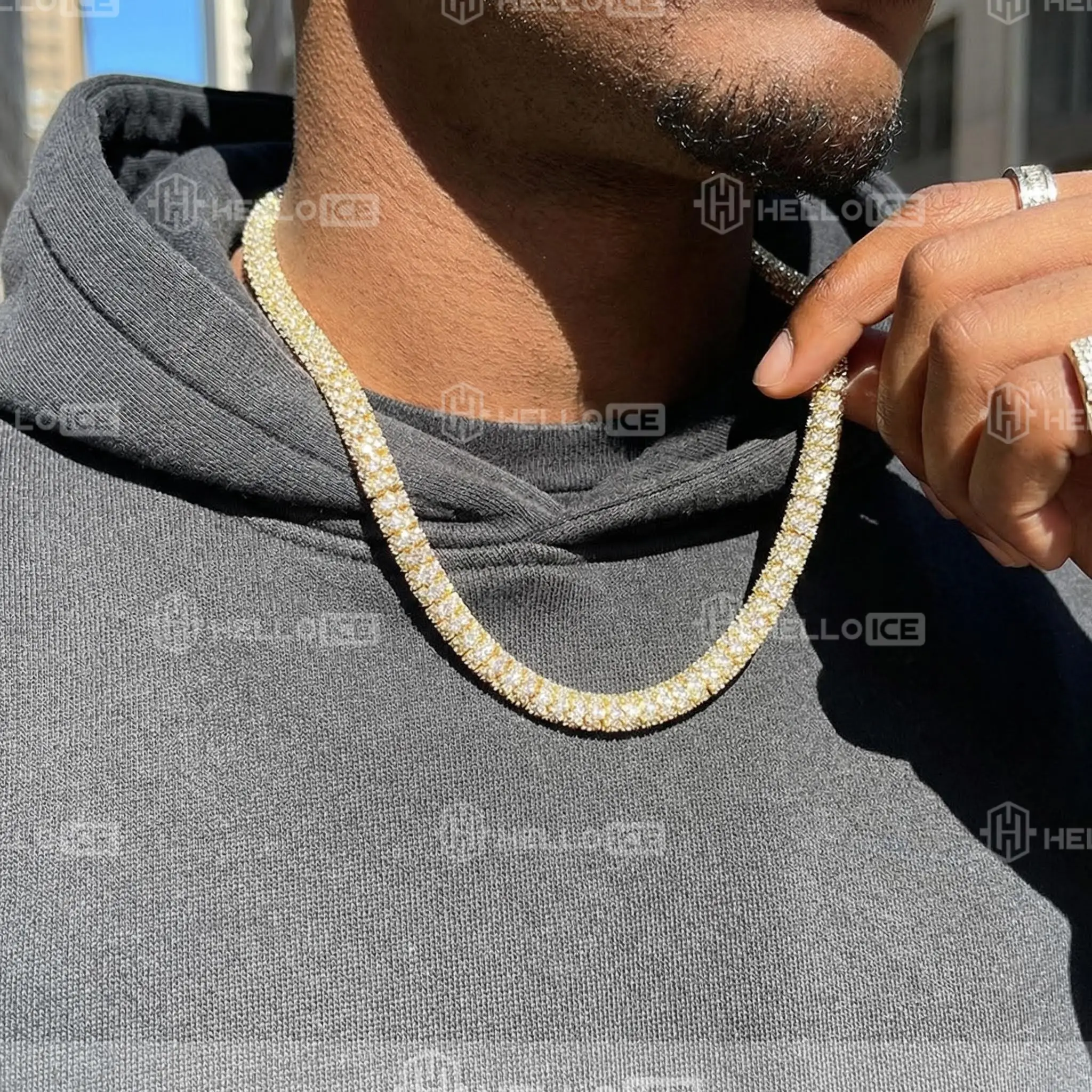 Helloice Review Image