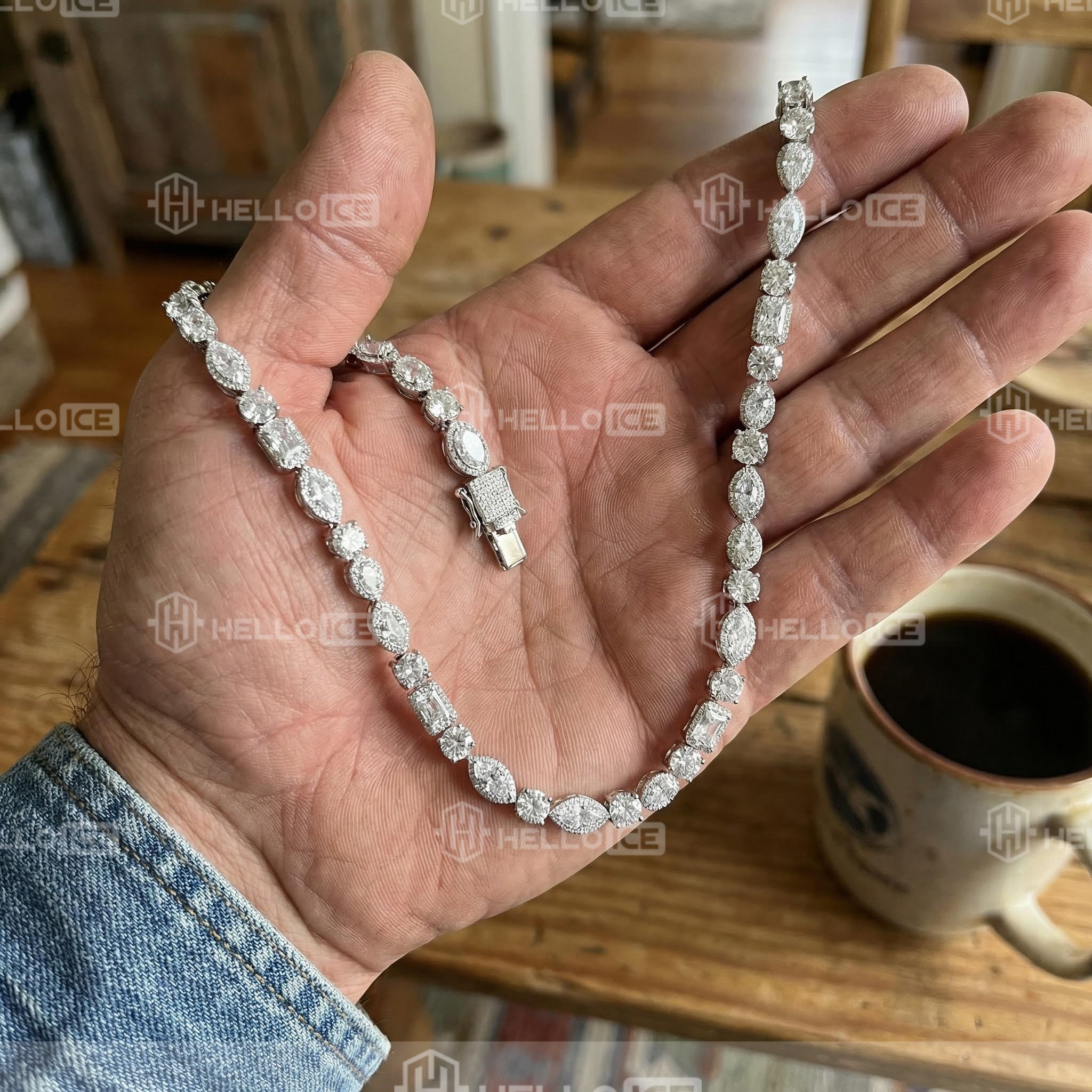 Helloice Review Image