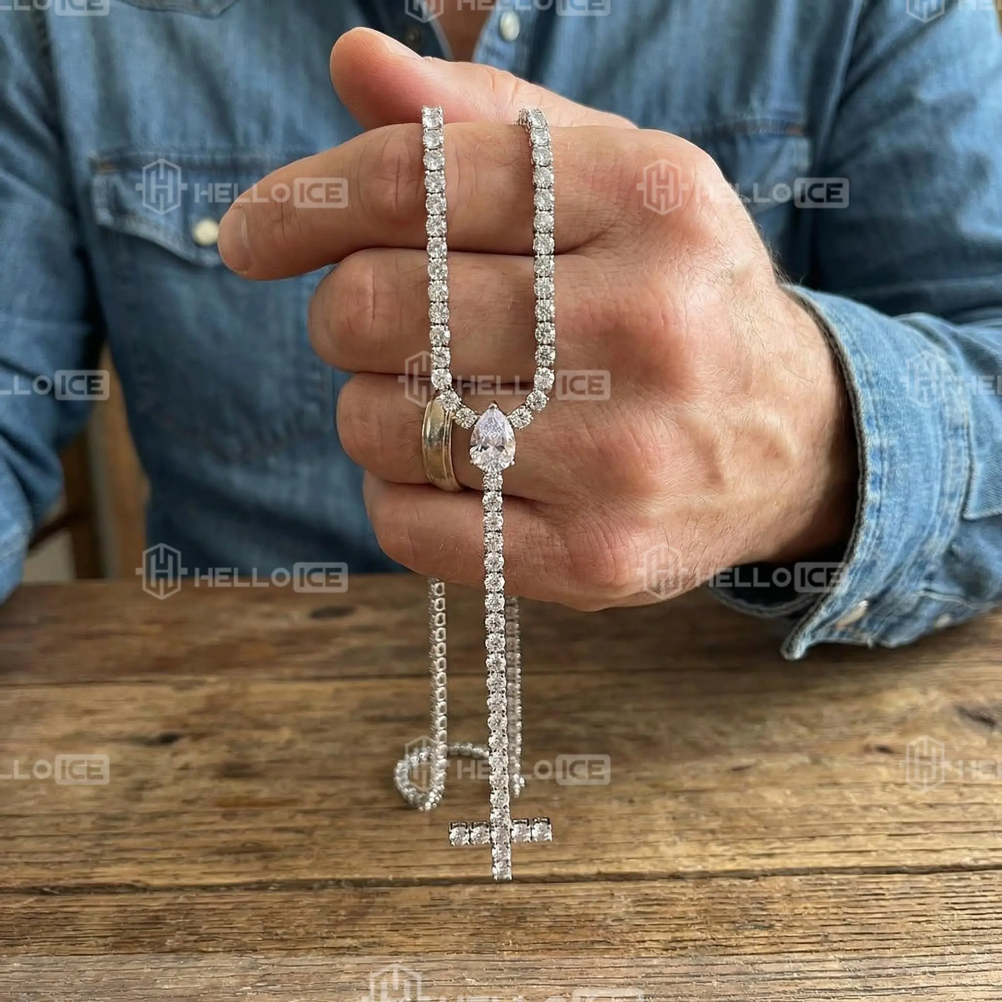 Helloice Review Image