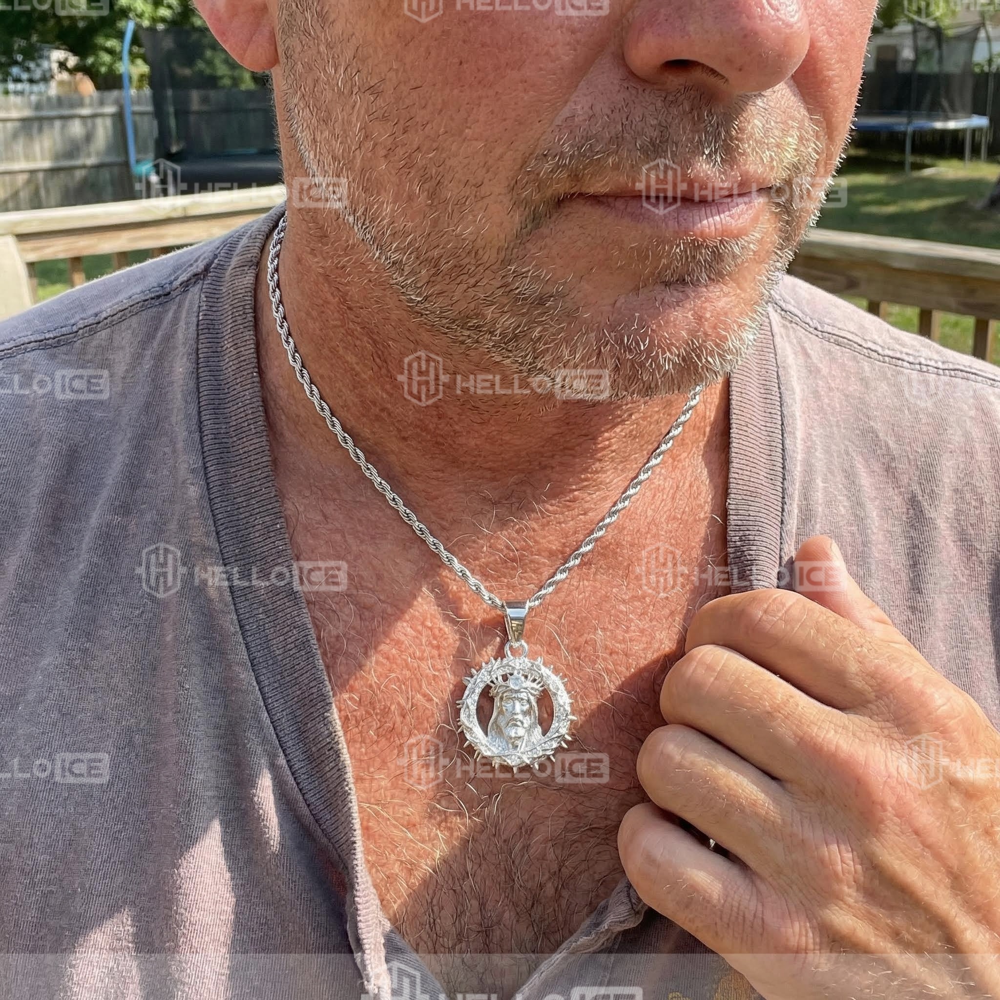 Helloice Review Image