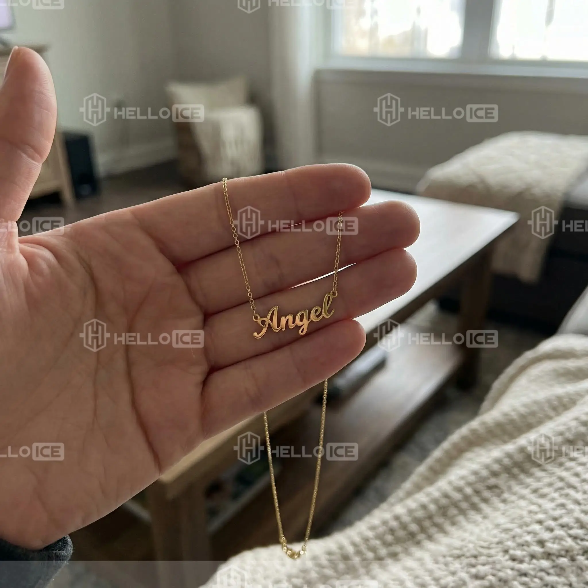 Helloice Review Image