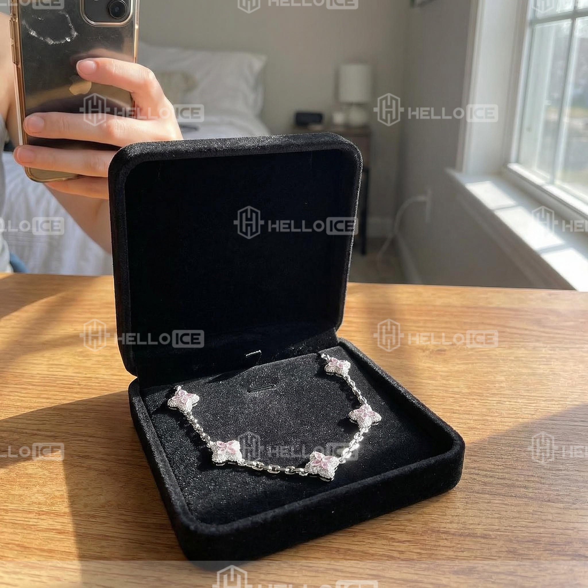 Helloice Review Image