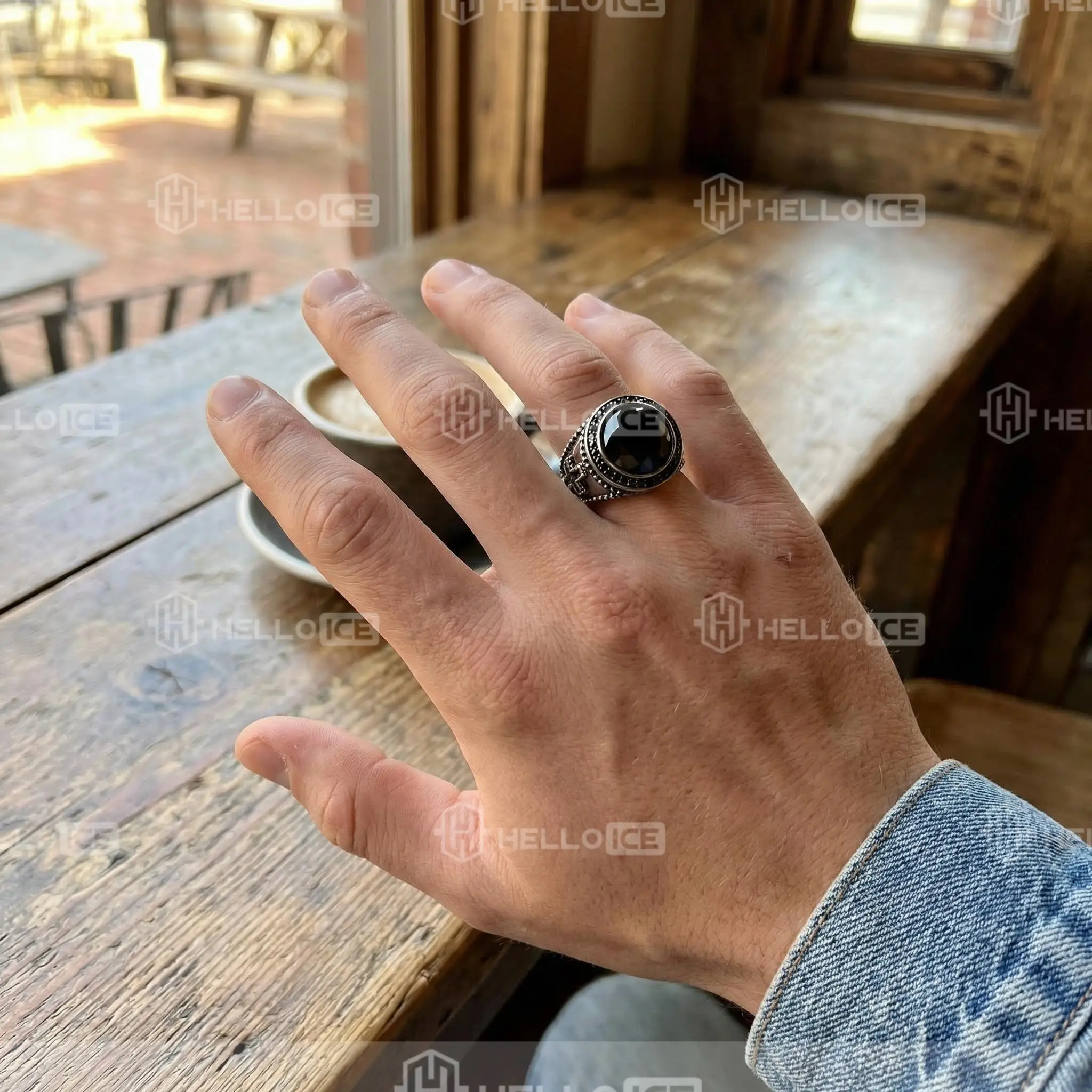 Helloice Review Image