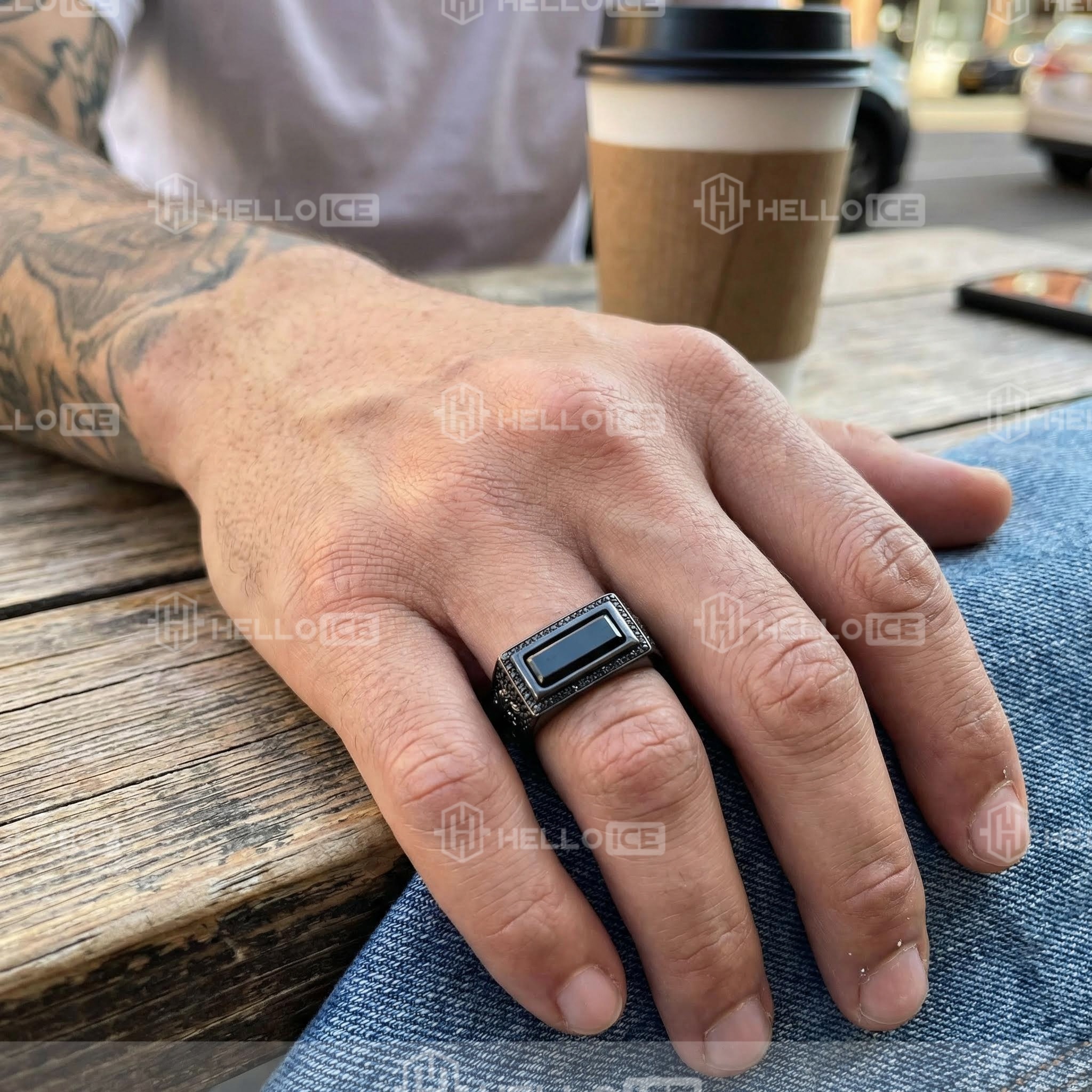 Helloice Review Image