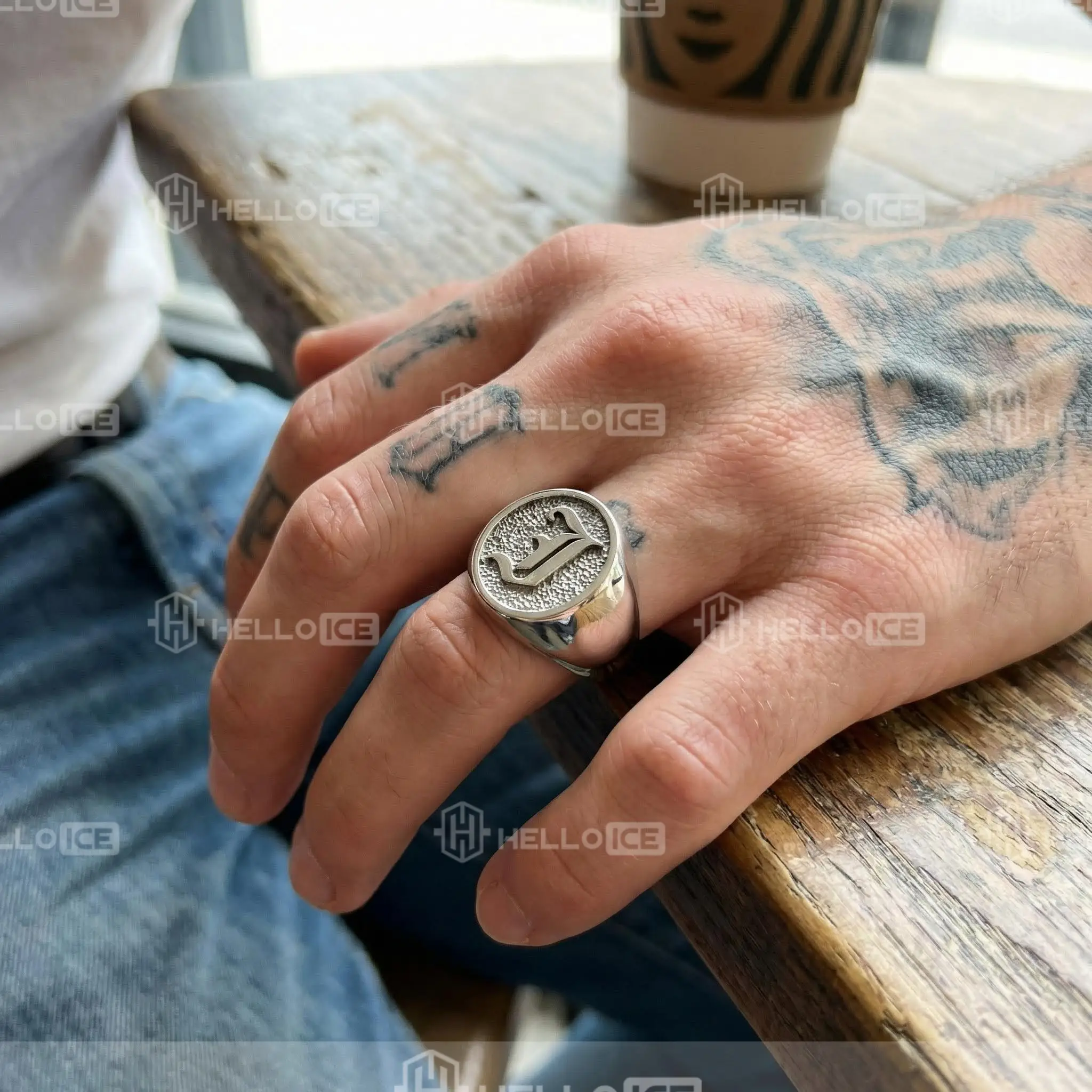 Helloice Review Image