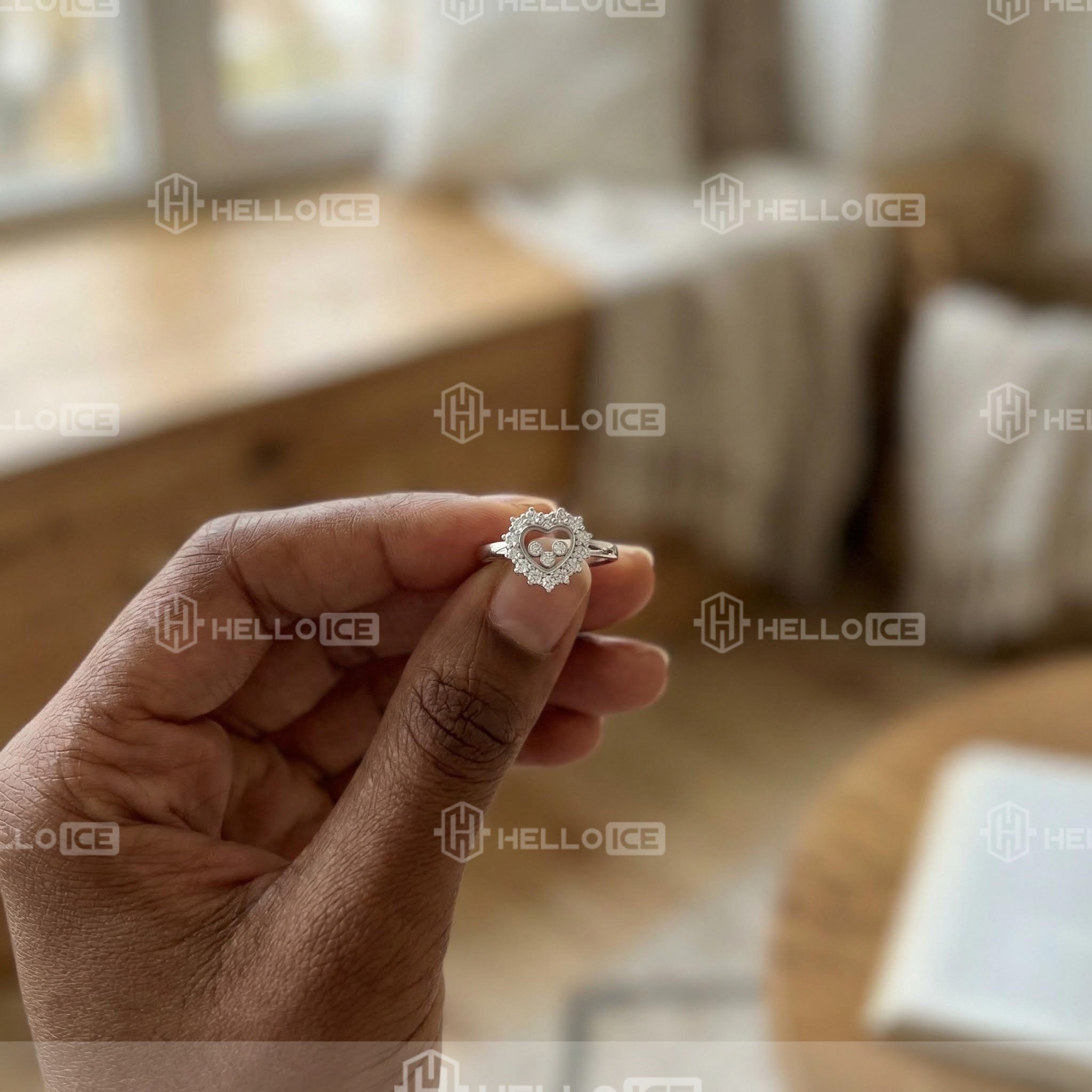 Helloice Review Image