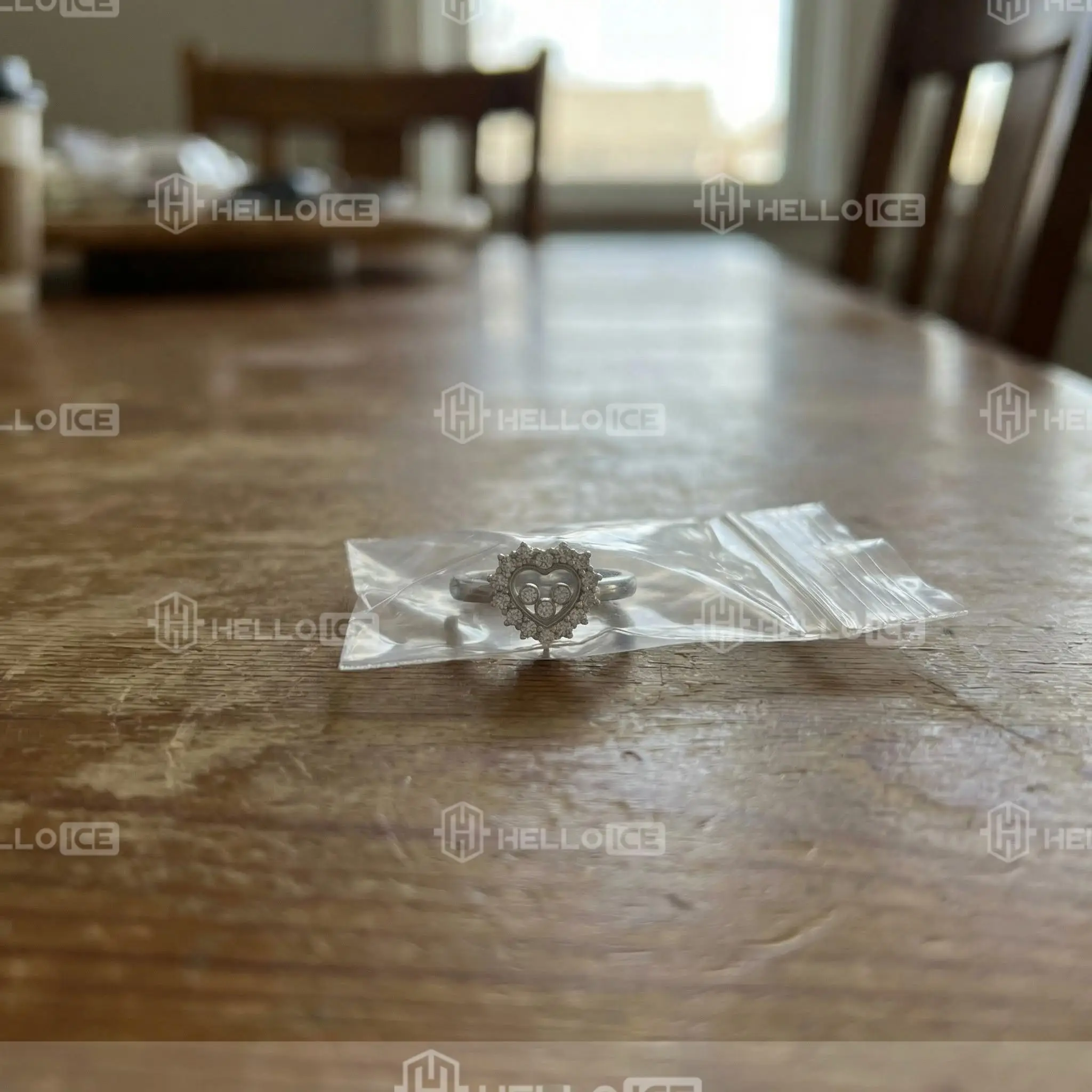 Helloice Review Image