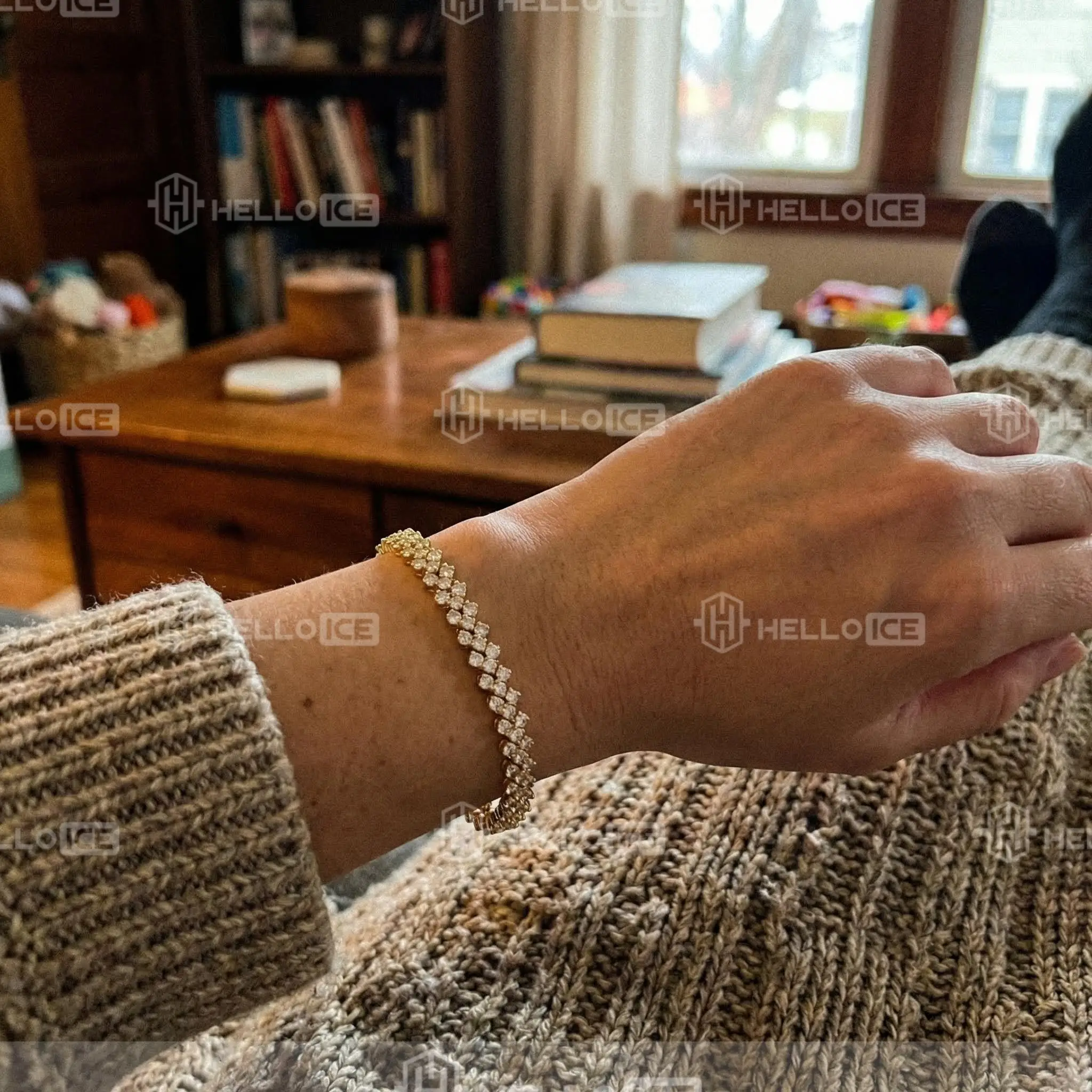 Helloice Review Image