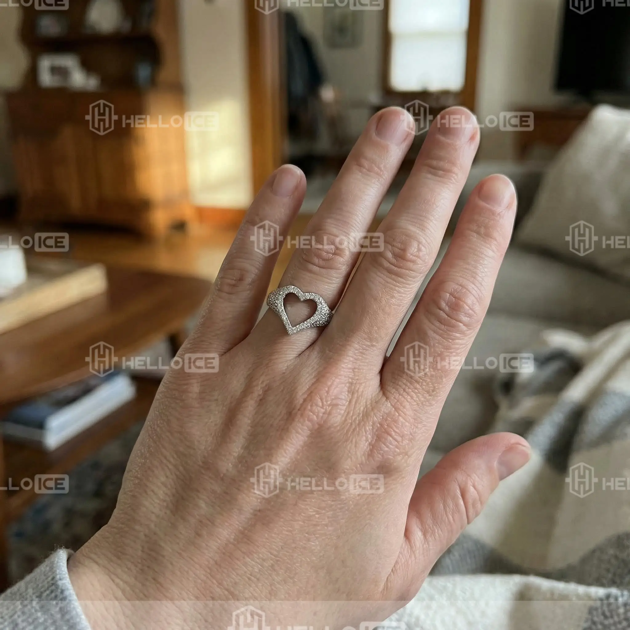 Helloice Review Image