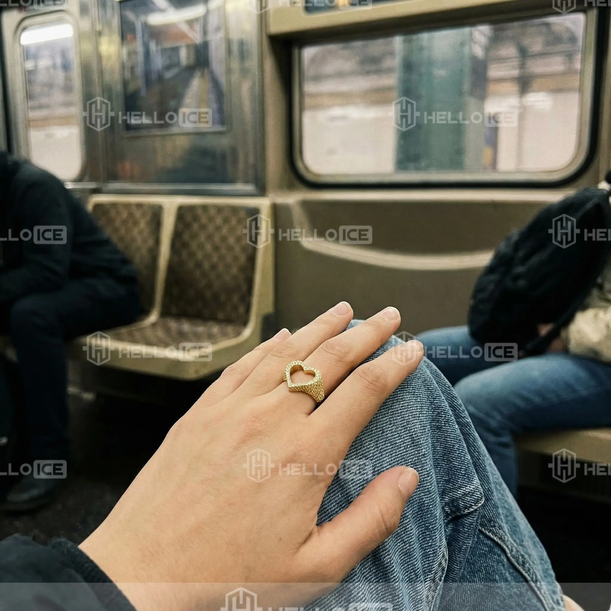 Helloice Review Image