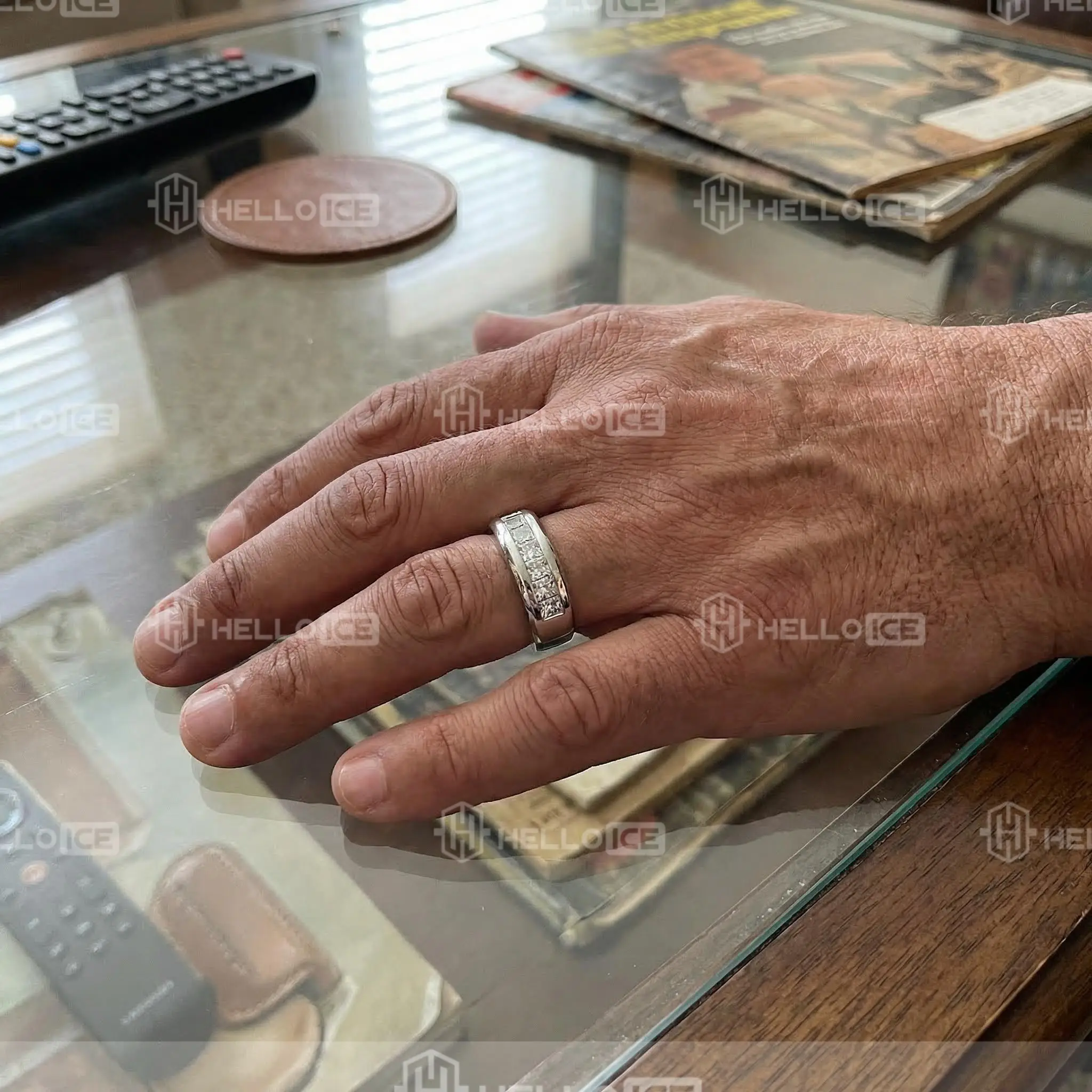 Helloice Review Image