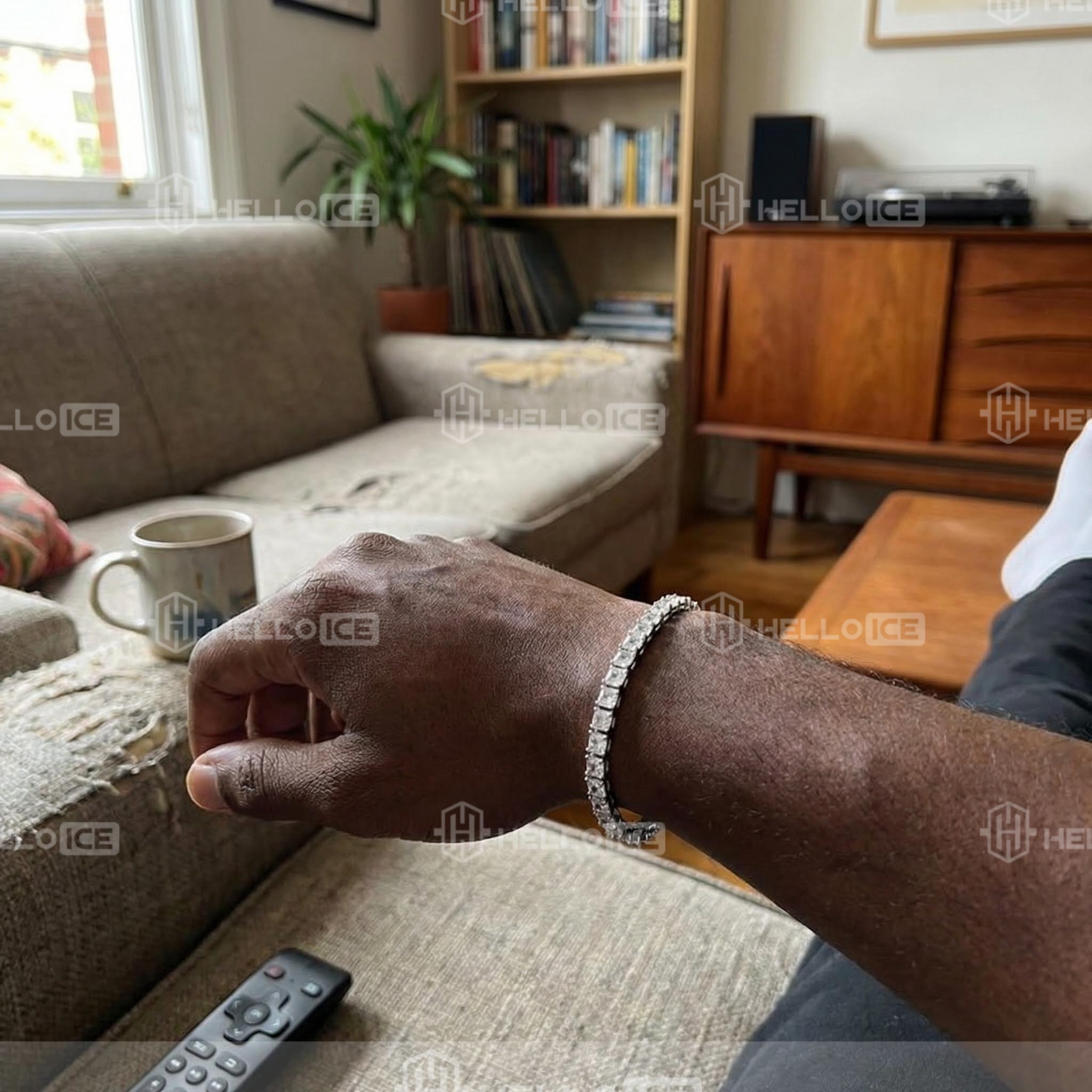 Helloice Review Image