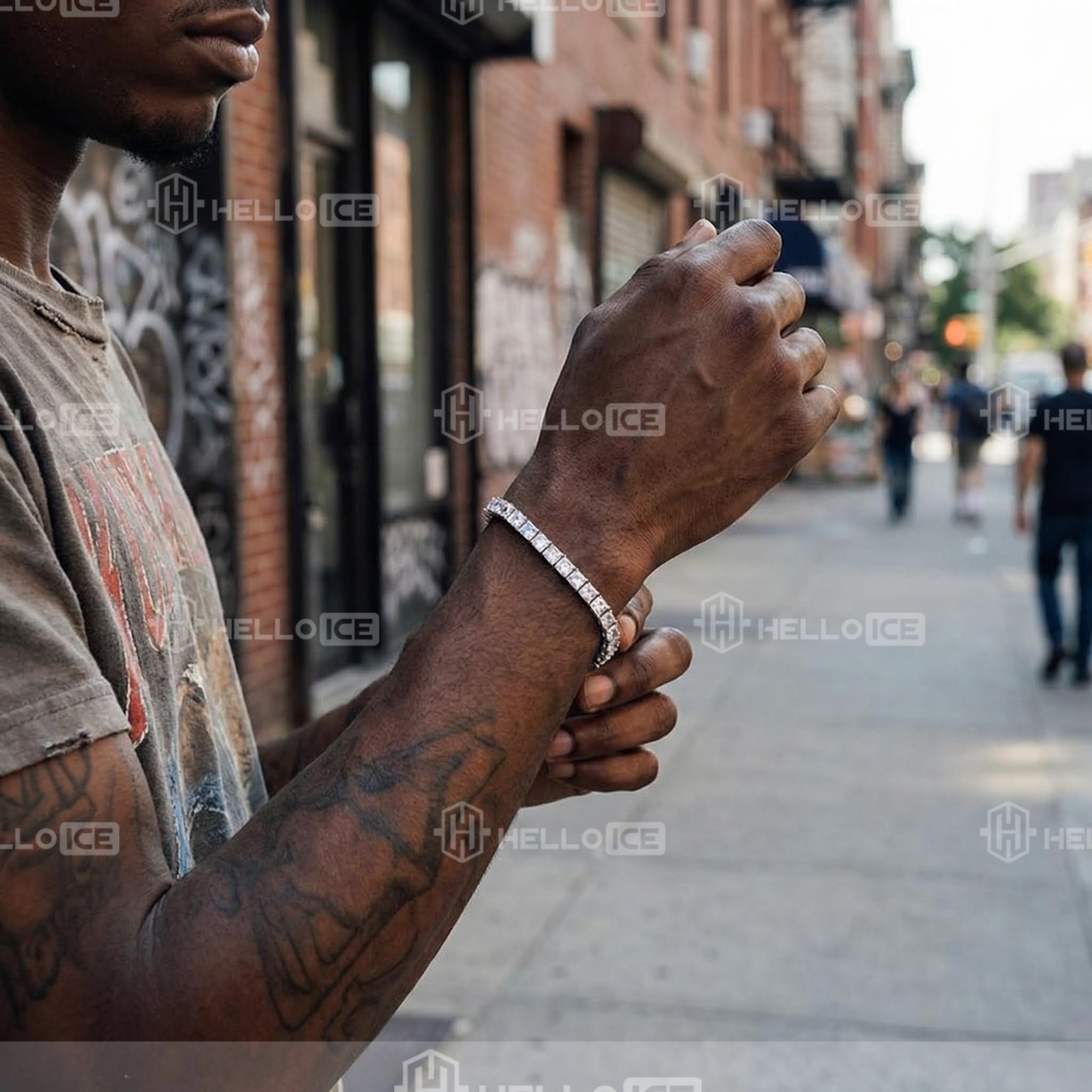 Helloice Review Image