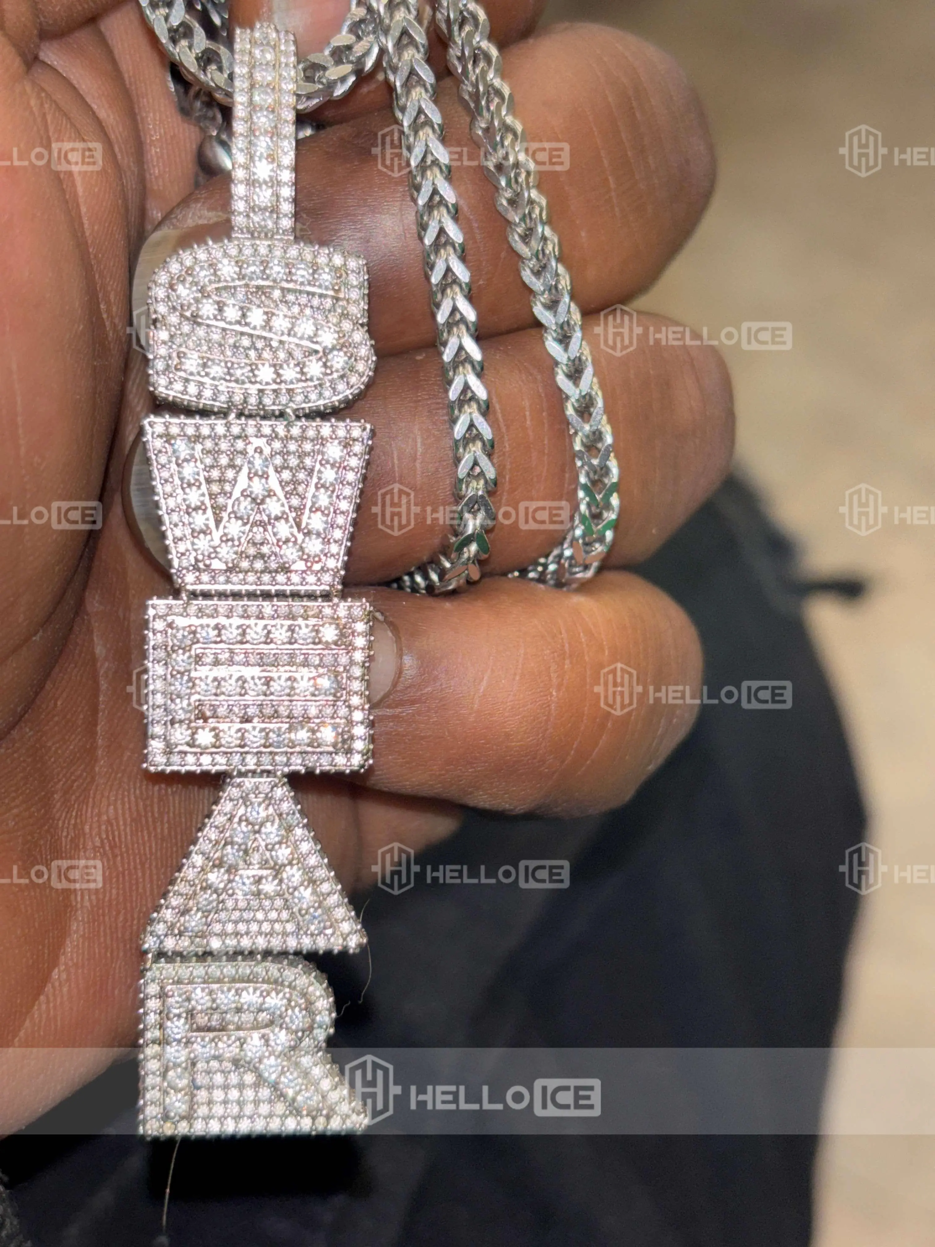 Helloice Review Image