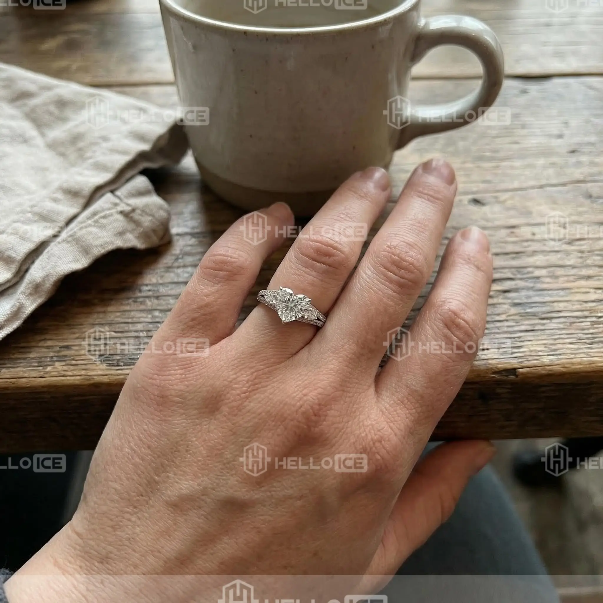 Helloice Review Image