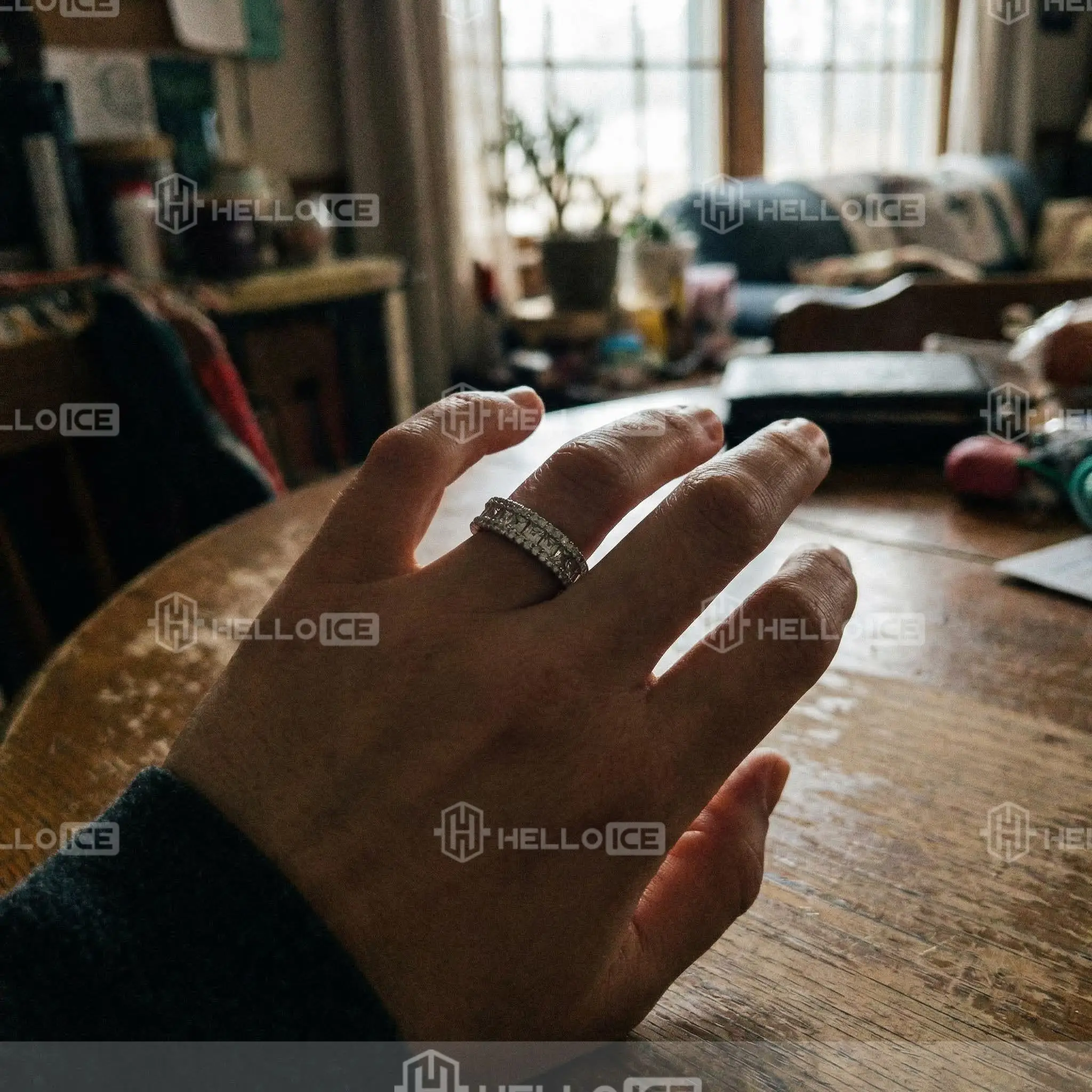 Helloice Review Image