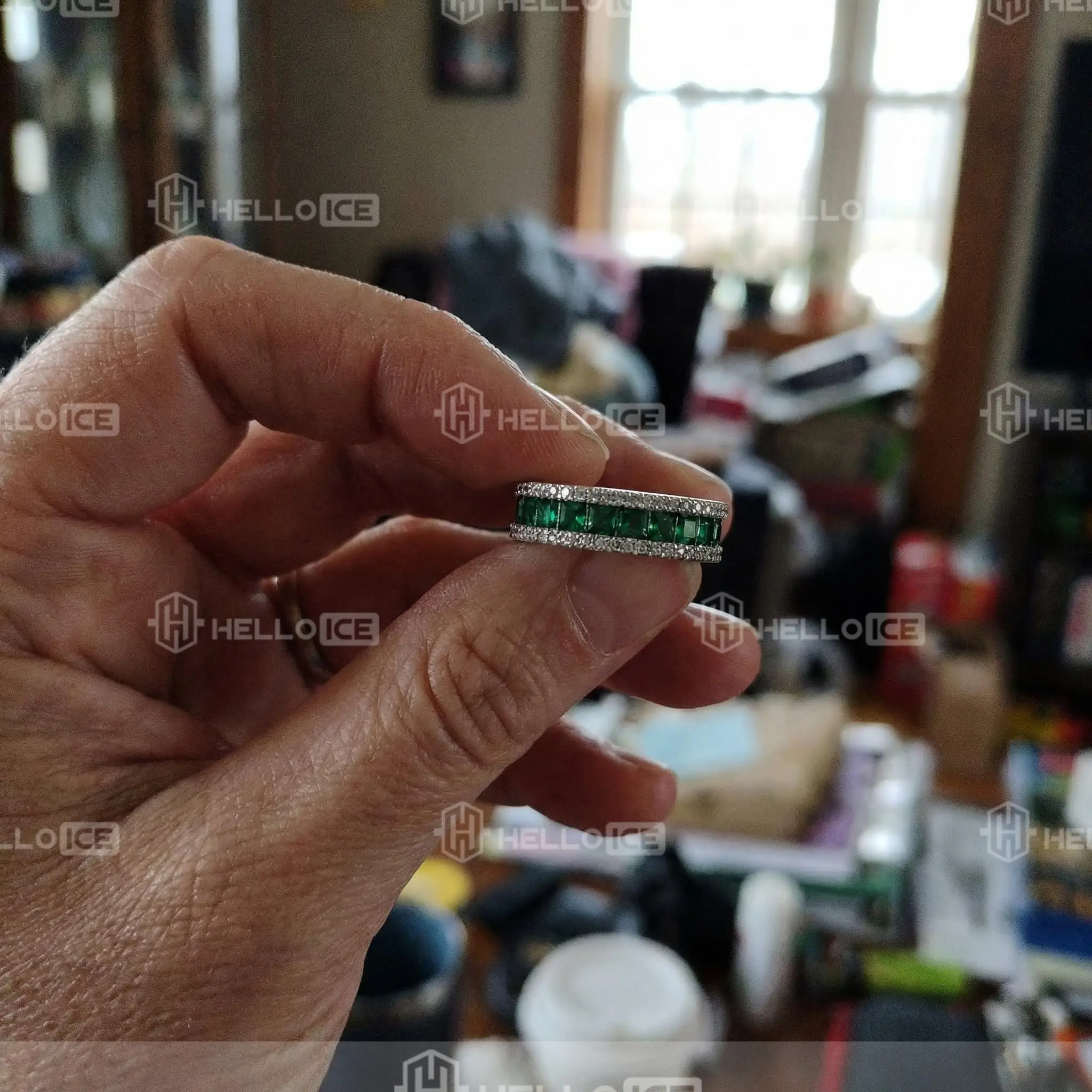 Helloice Review Image