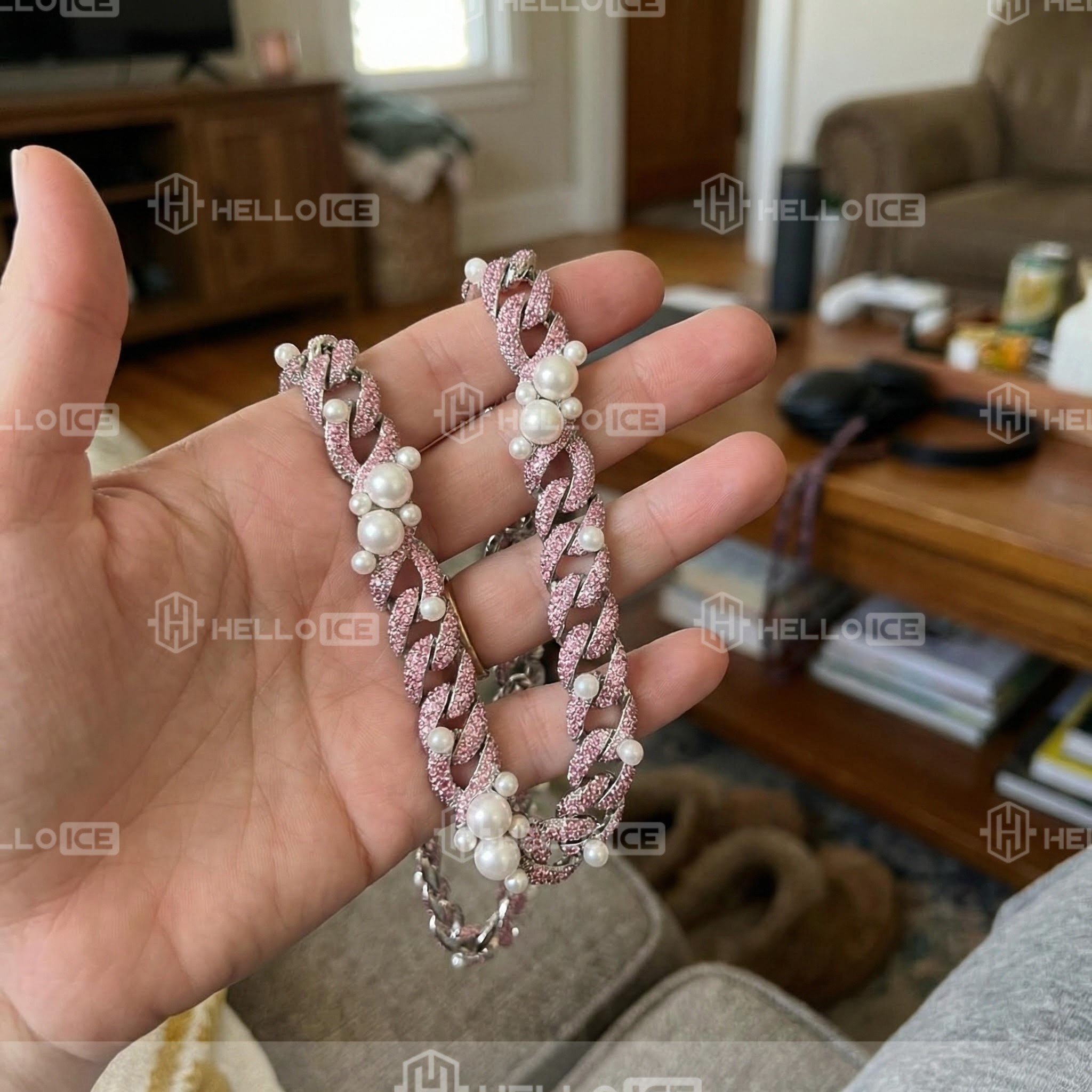 Helloice Review Image