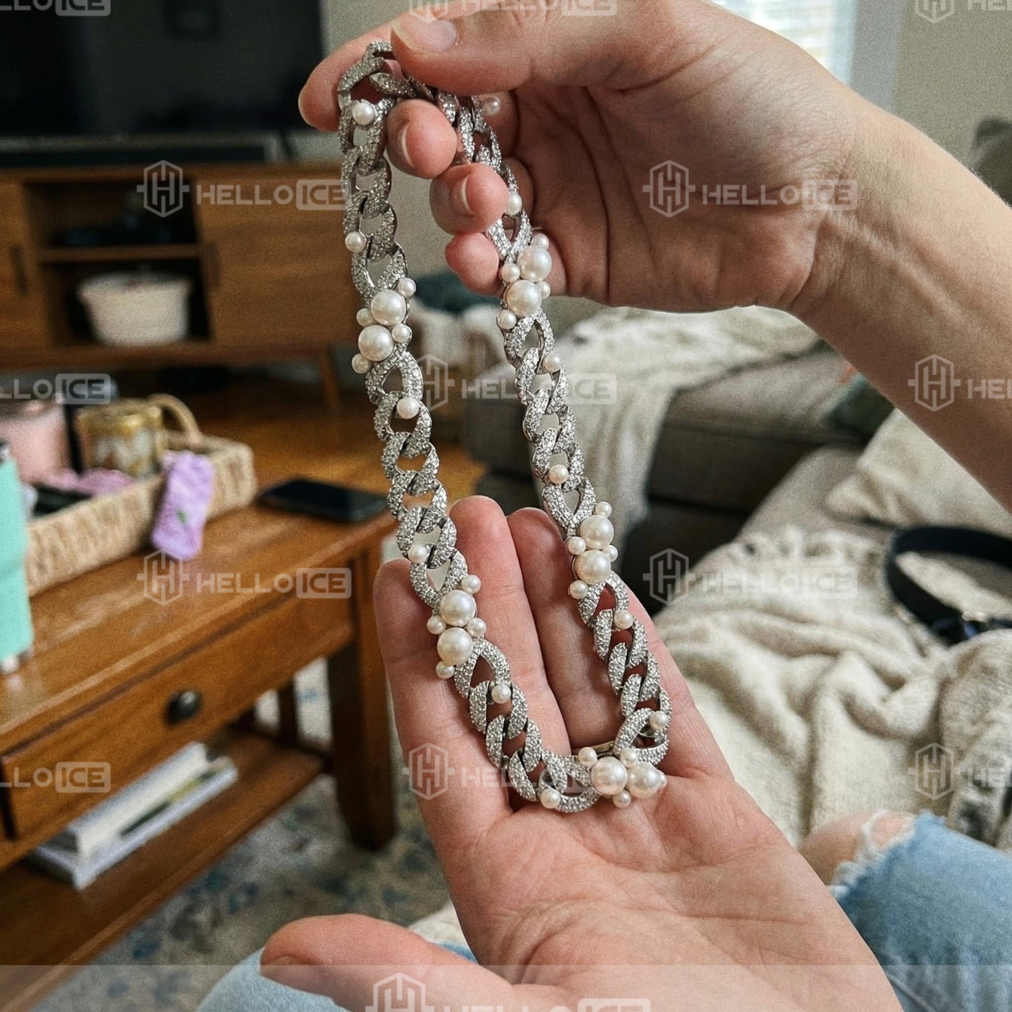 Helloice Review Image