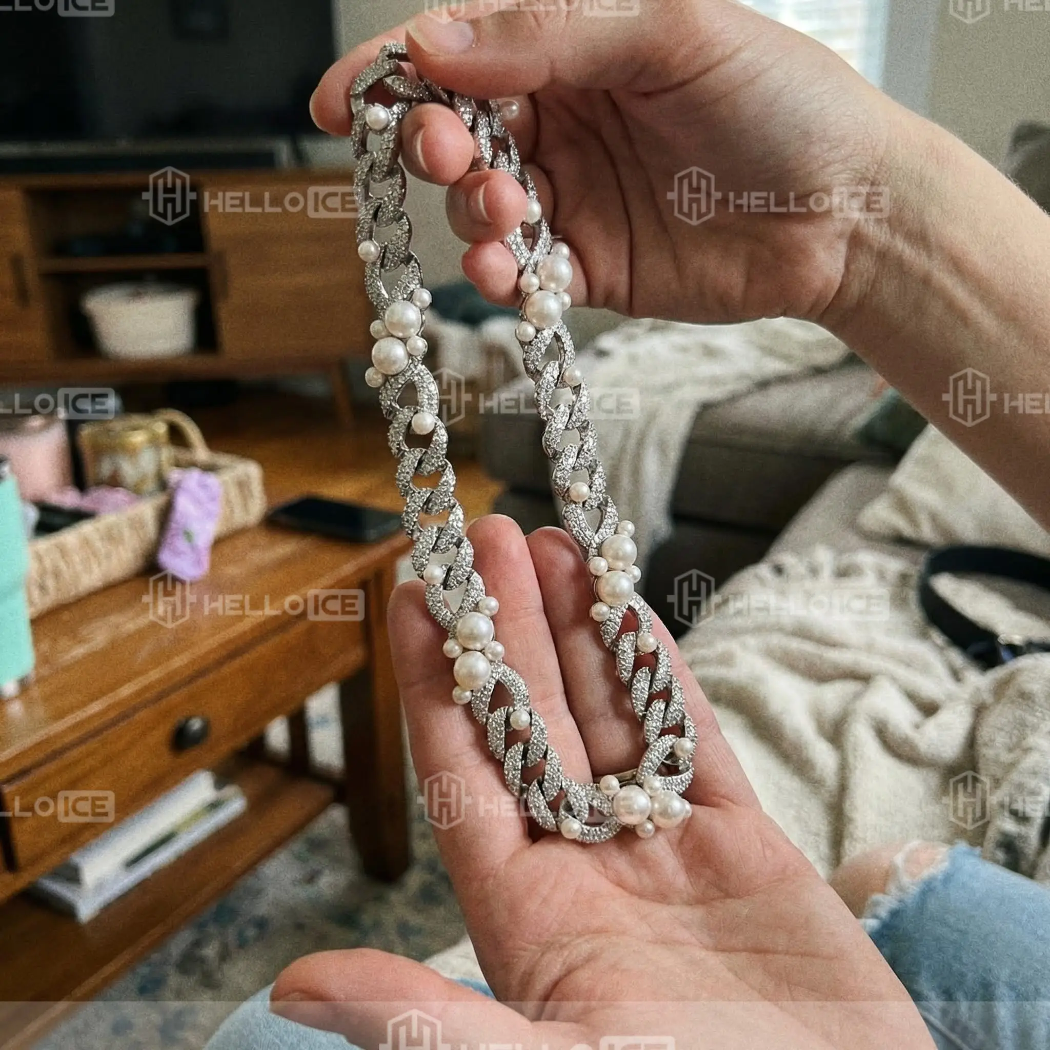 Helloice Review Image