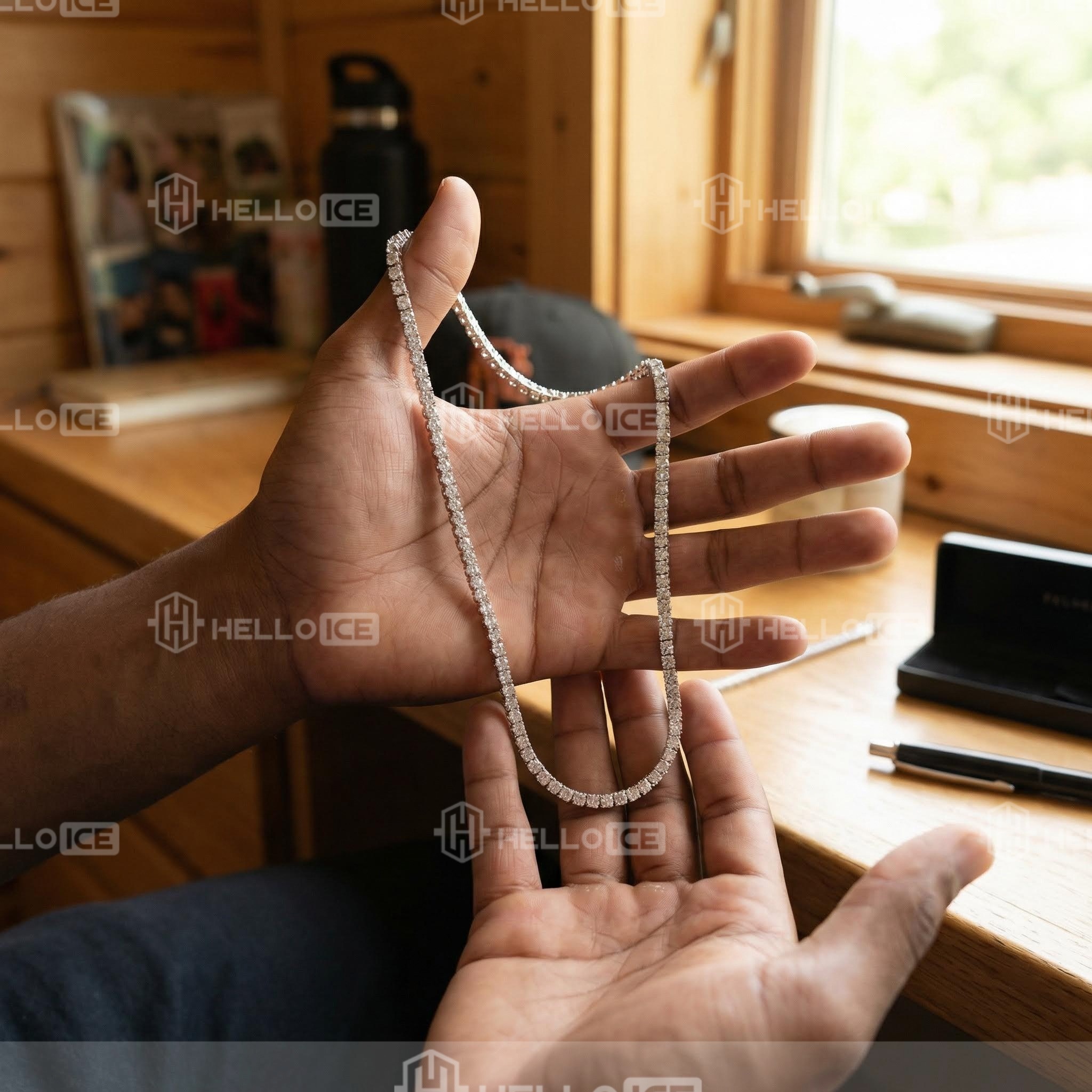 Helloice Review Image