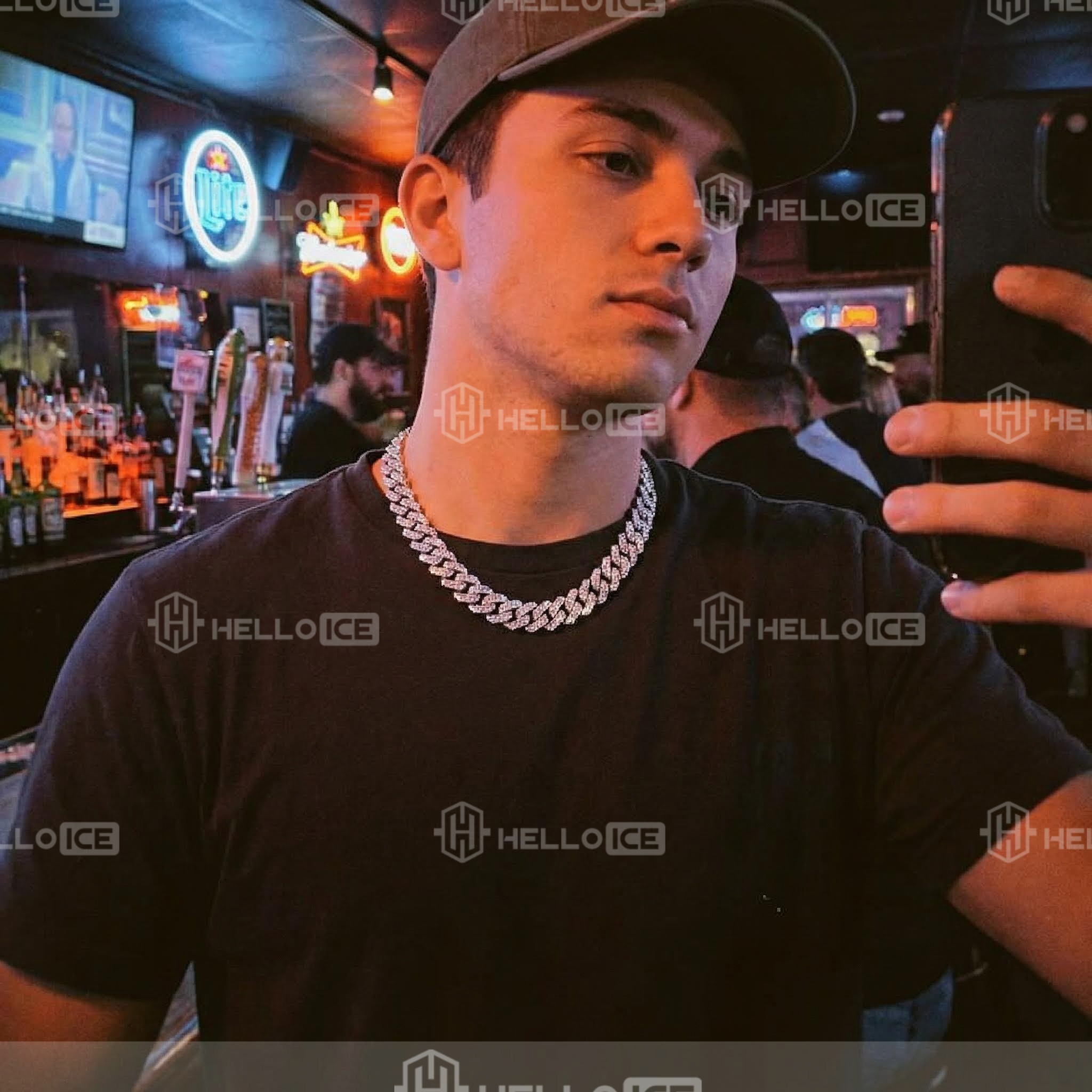 Helloice Review Image