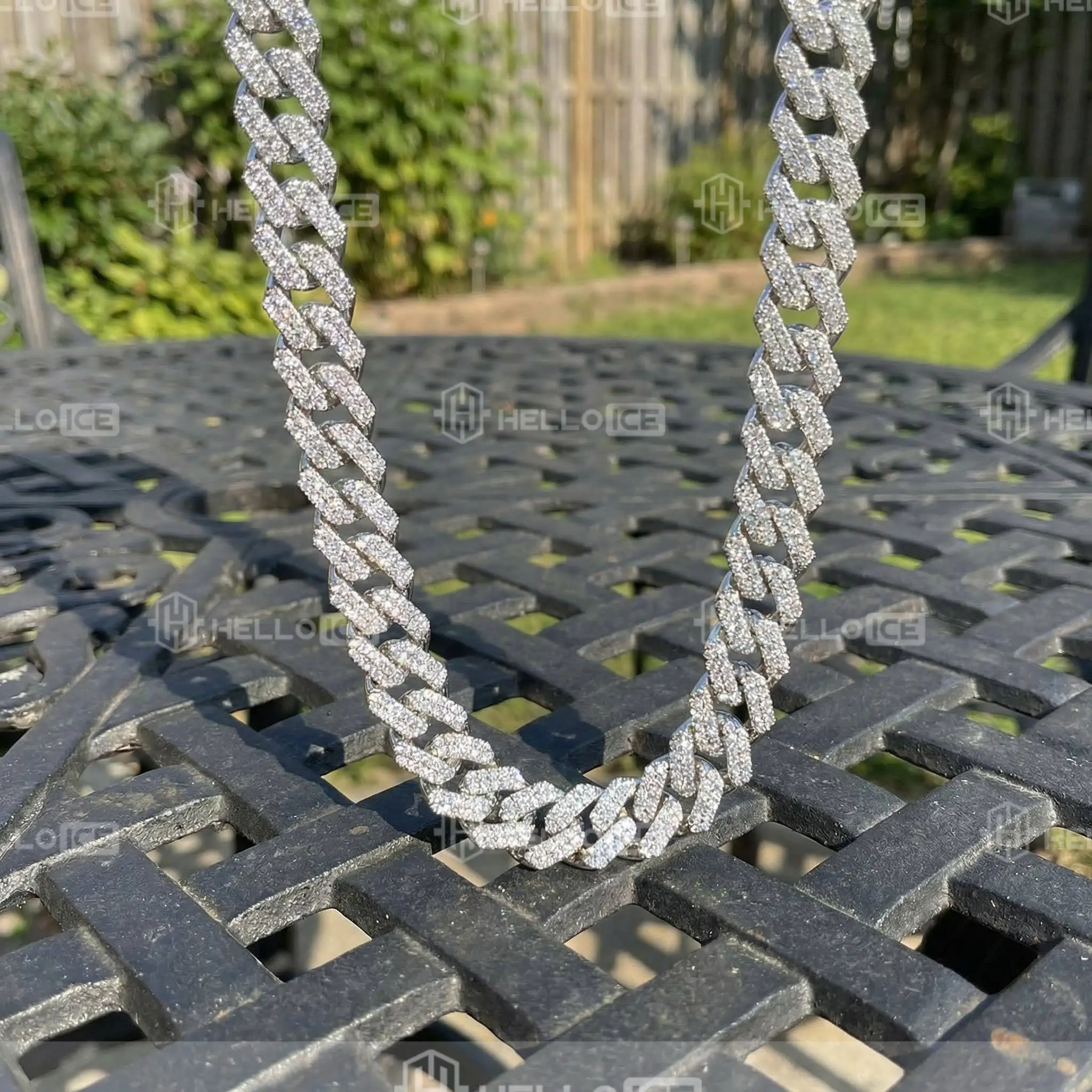 Helloice Review Image