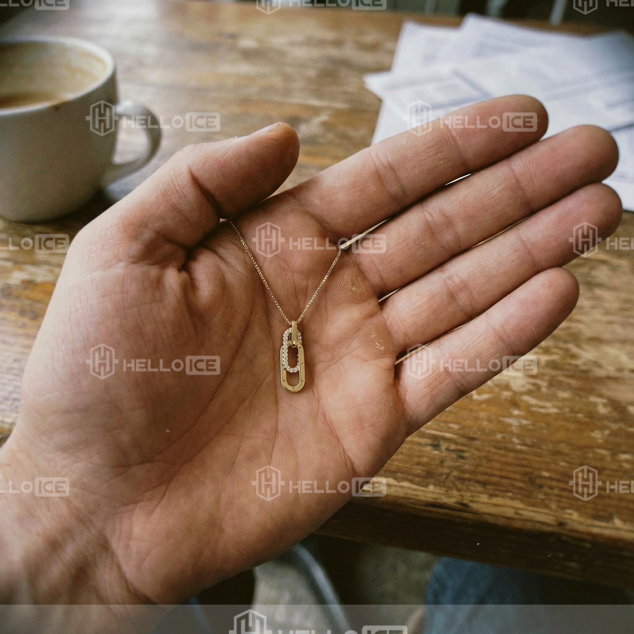 Helloice Review Image