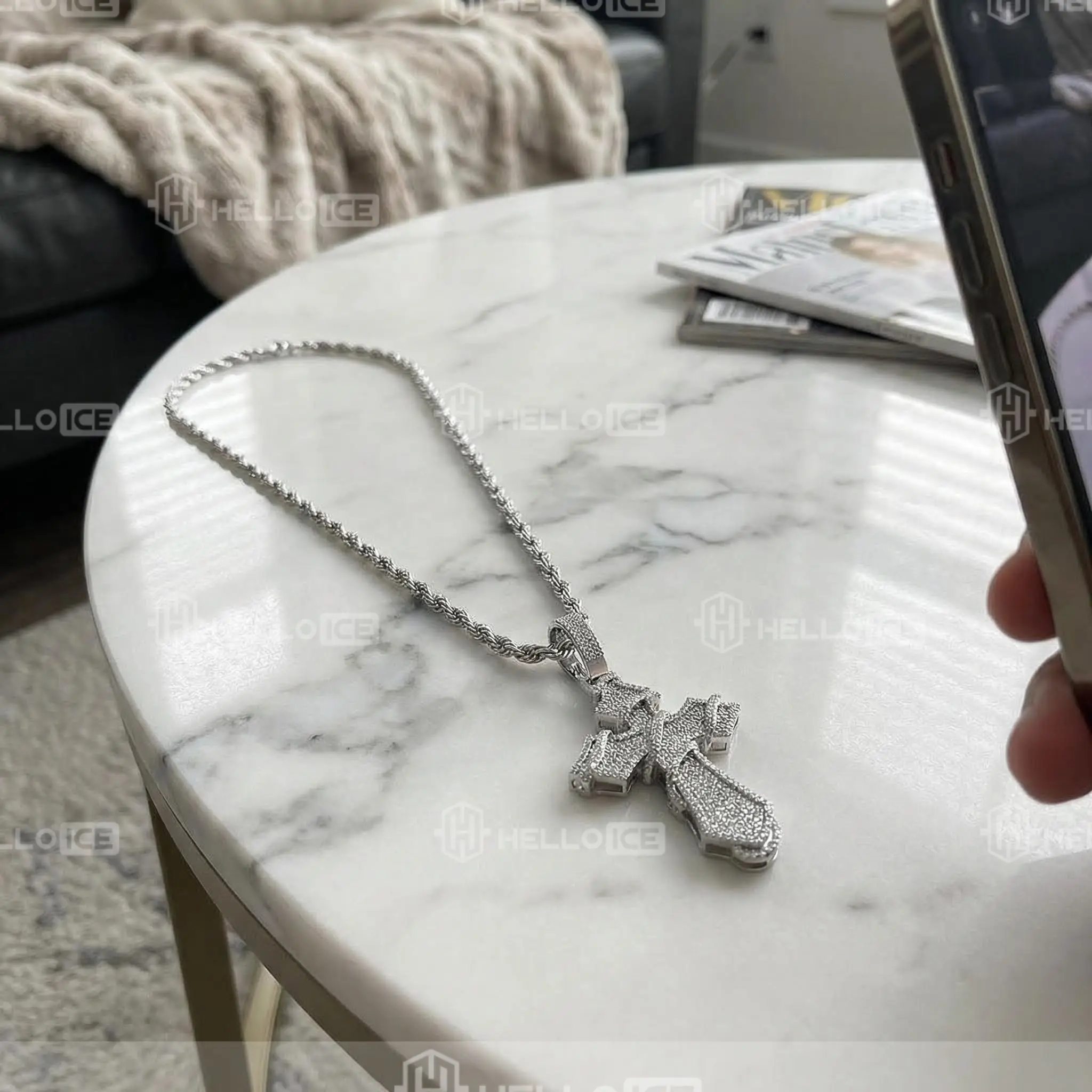 Helloice Review Image