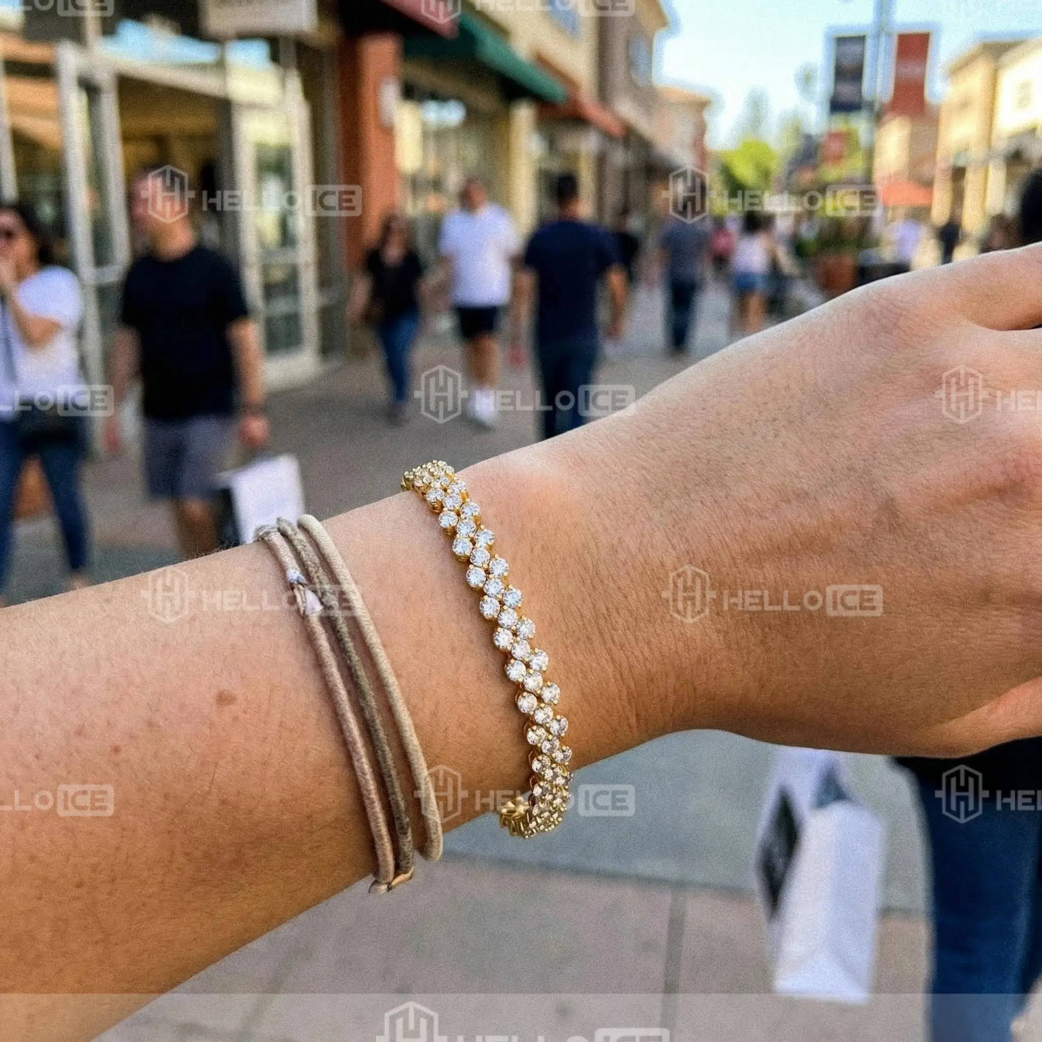 Helloice Review Image