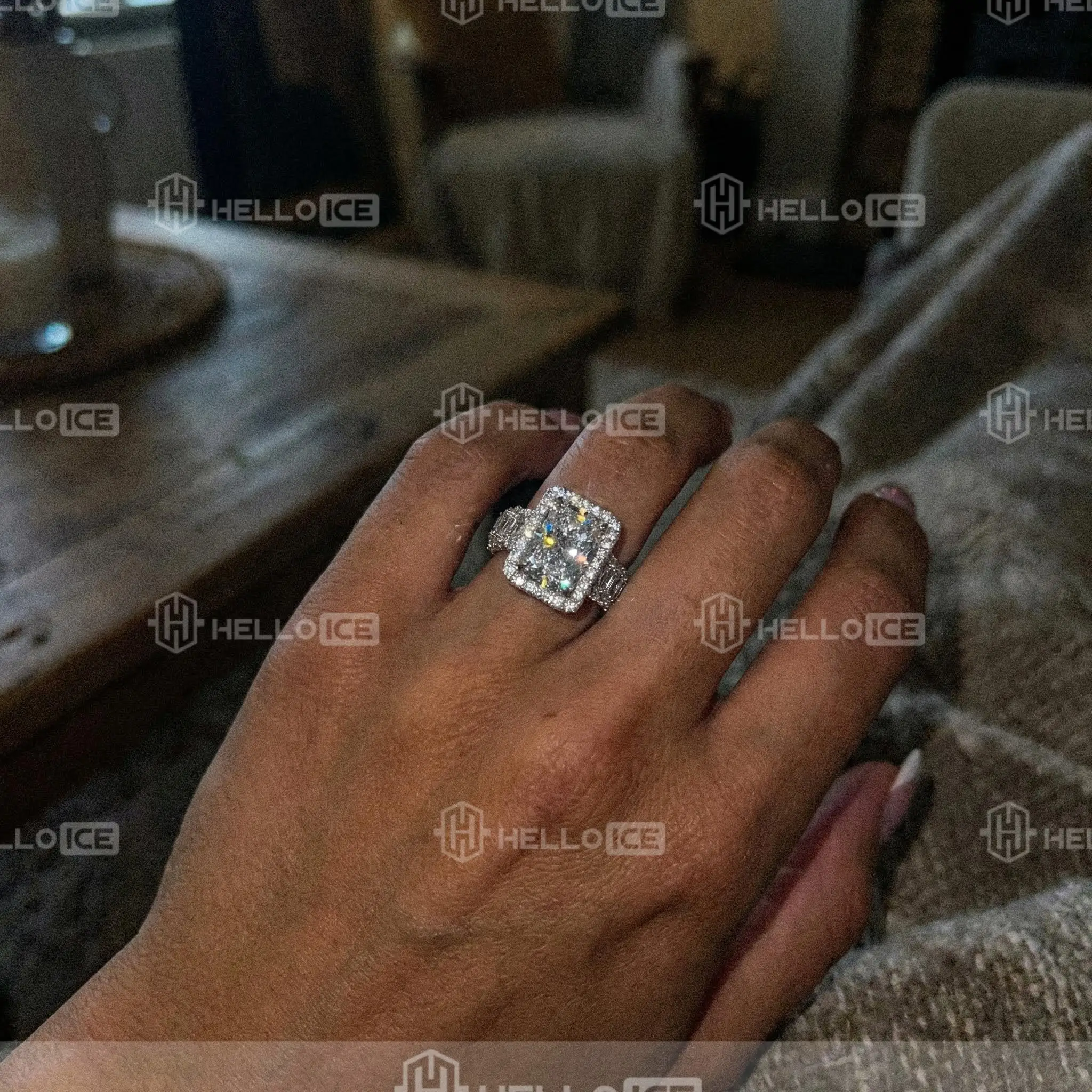 Helloice Review Image